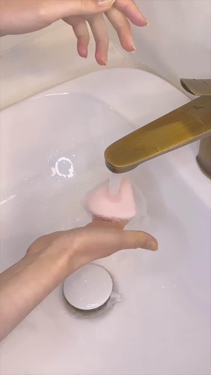 SHEINのインスタグラム：「Machine washable and reusable, this super soft makeup applicator pack will help your glam game glow the distance 💋✨  🔎12947187  #saveinstyle #SHEIN #SHEINbeauty #SHEINpersonalcare」