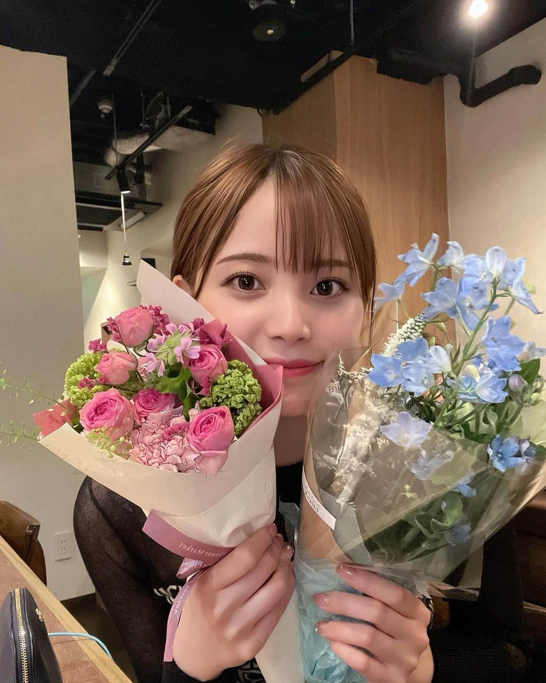 蒼乃茜さんのインスタグラム写真 - (蒼乃茜Instagram)「お誕生日は色んな人にお祝いしてもらいました💐  ありがとう❤︎  #フラワー #お花 #誕生日」5月18日 19時20分 - aono_akane