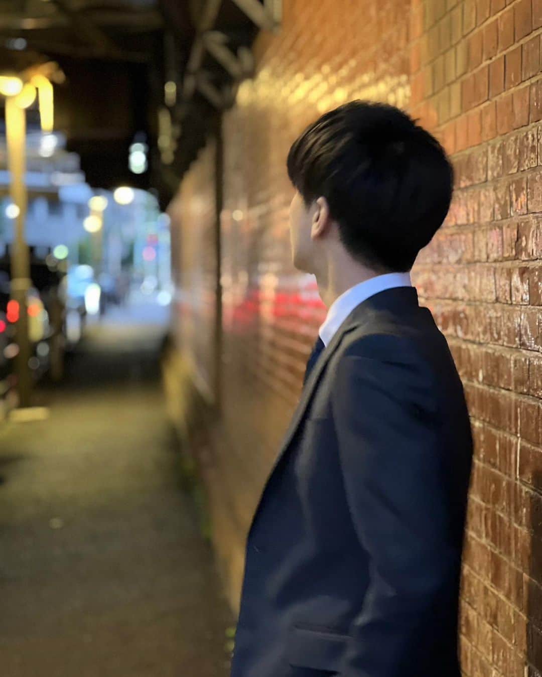 岩田剛典さんのインスタグラム写真 - (岩田剛典Instagram)「SHINBASHI STYLE👔🍺  "あなたがしてくれなくても" 今夜第6話ぜひ  @anataga_drama」5月18日 19時20分 - takanori_iwata_official
