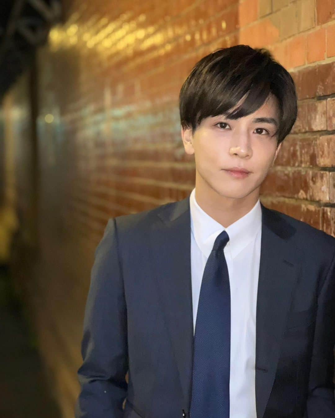 のインスタグラム：「SHINBASHI STYLE👔🍺  "あなたがしてくれなくても" 今夜第6話ぜひ  @anataga_drama」