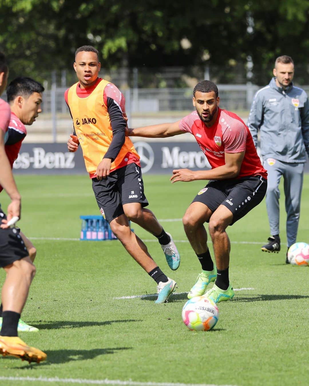 VfBシュトゥットガルトのインスタグラム：「Voller Fokus auf #M05VfB ‼️  #Training  _ #VfB #vfbstuttgart #vfbstuttgart1893 #auscannstatt #furchtlosundtreu #VfBInsta」