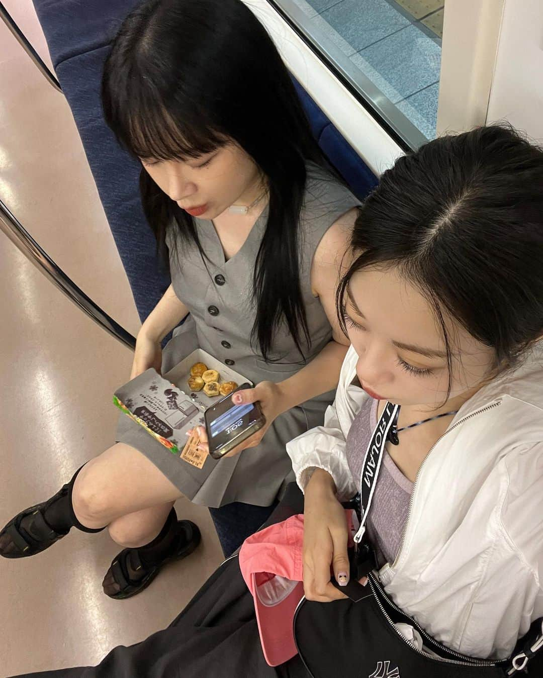 クムジョさんのインスタグラム写真 - (クムジョInstagram)「욜심히 📸 찰칵 찰칵」5月18日 19時29分 - keumjo_1217