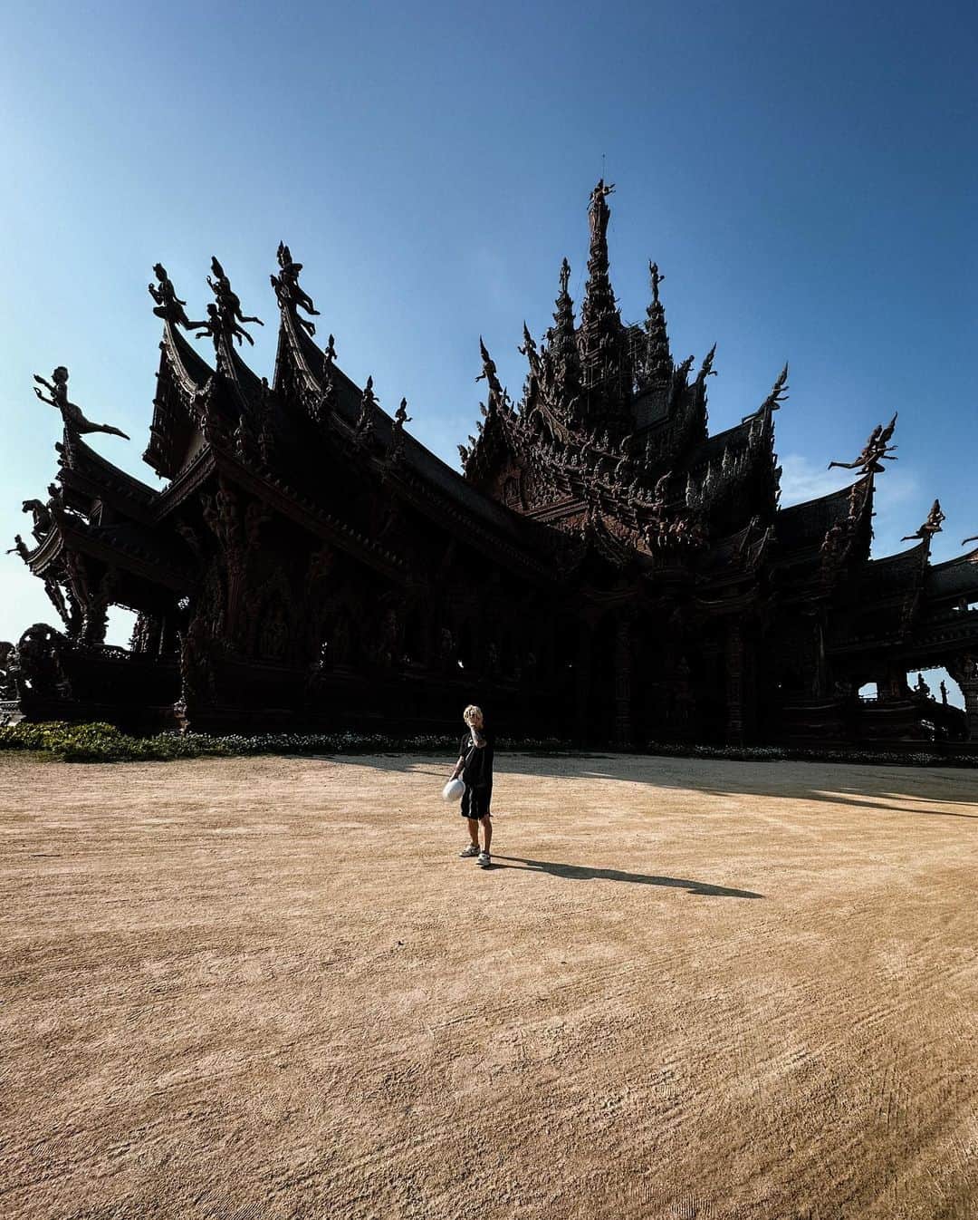 のインスタグラム：「sanctuary👁️👁️」