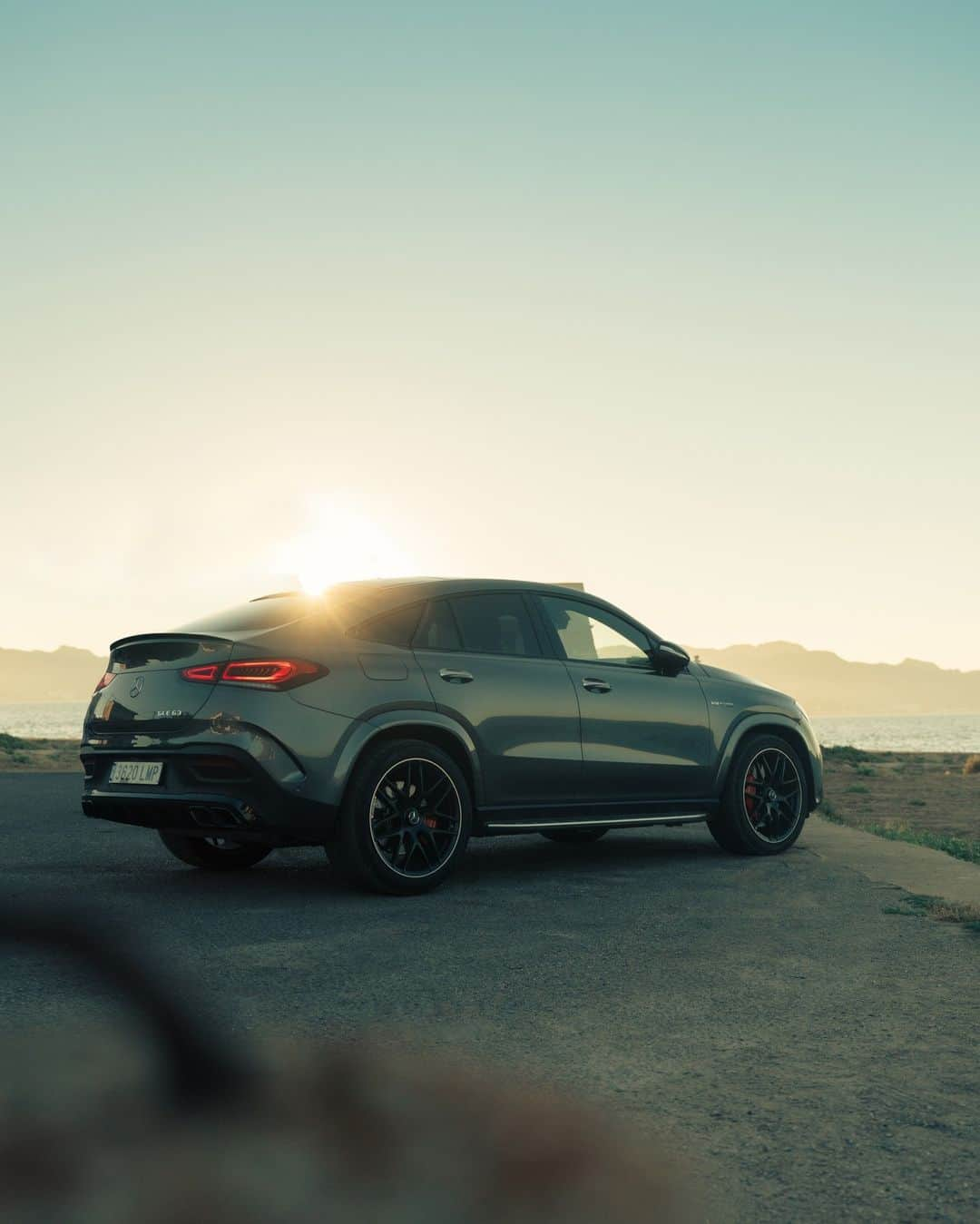 メルセデス・ベンツさんのインスタグラム写真 - (メルセデス・ベンツInstagram)「Make your summer unforgettable with the cutting-edge technology and features of the @mercedesamg #GLE 63 S 4MATIC+ Coupé.  📷 @_n.k__ for #MBcreator  #MercedesBenz #MercedesAMG #AMG   [Mercedes-AMG GLE 63 S 4MATIC+ Coupé | WLTP: Kraftstoffverbrauch kombiniert: 12,7‒12,4 l/100 km | CO₂-Emissionen kombiniert: 288‒281 g/km | mb4.me/DAT-Leitfaden]」5月19日 1時00分 - mercedesbenz