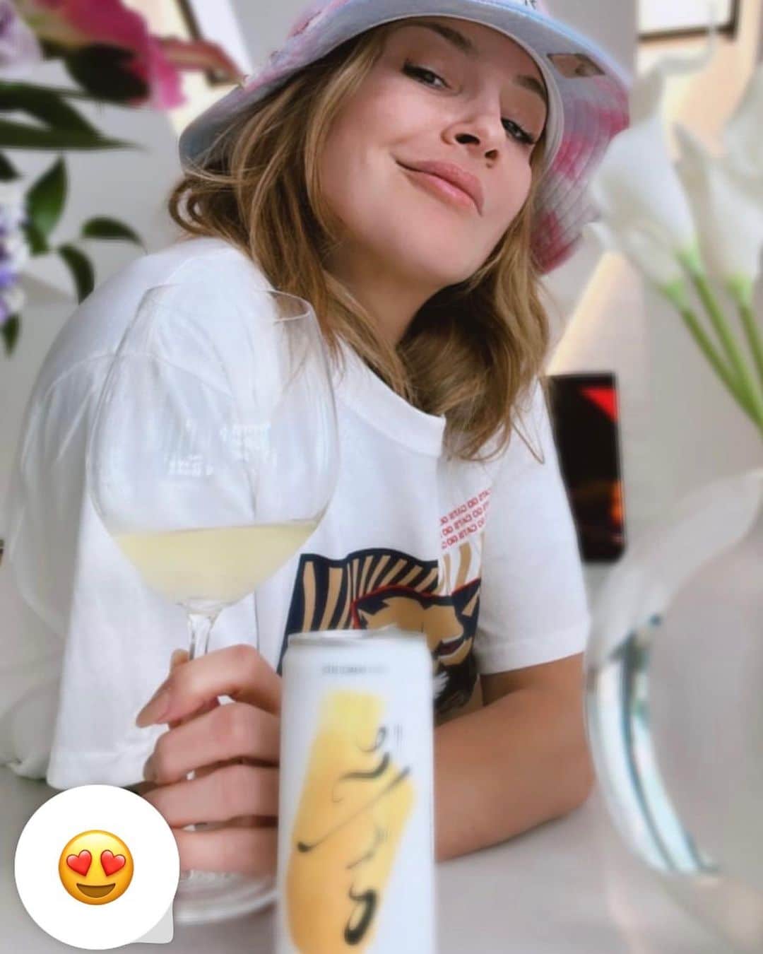 Claudia Leitteさんのインスタグラム写真 - (Claudia LeitteInstagram)「Já que hoje é quinta, vamos de #tbt relembrando bons momentos ao lado dos meus vinhos preferidos e em várias versões minhas: Claudinha romântica, Claudinha festeira, Claudinha caseira e Claudinha bagunceira. Qual delas é você hoje?」5月19日 1時00分 - claudialeitte
