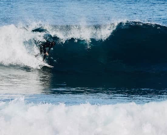 佐藤魁のインスタグラム：「. . .  🎥　@naoyakimoto   ups&downs @volcomjapan  #愛 #感謝  #アニッチャ note  #volcom#downforthis @volcomsurf  @volcomjapan @volcom #downforthis  #どこからきて  #何ができて   @adachi.keiyuseikeigeka#サーファーの為の整形外科　@dhdsurf @dhdsurfjapan @eyevan_official  @eyevol_official @maneuverline.surf.jp  @octopusisreal @futurefins  #bullz.inc  #感謝 #感じる #surf  #気持ち　#満ちる #もとめていること #ride nolimettoyou」