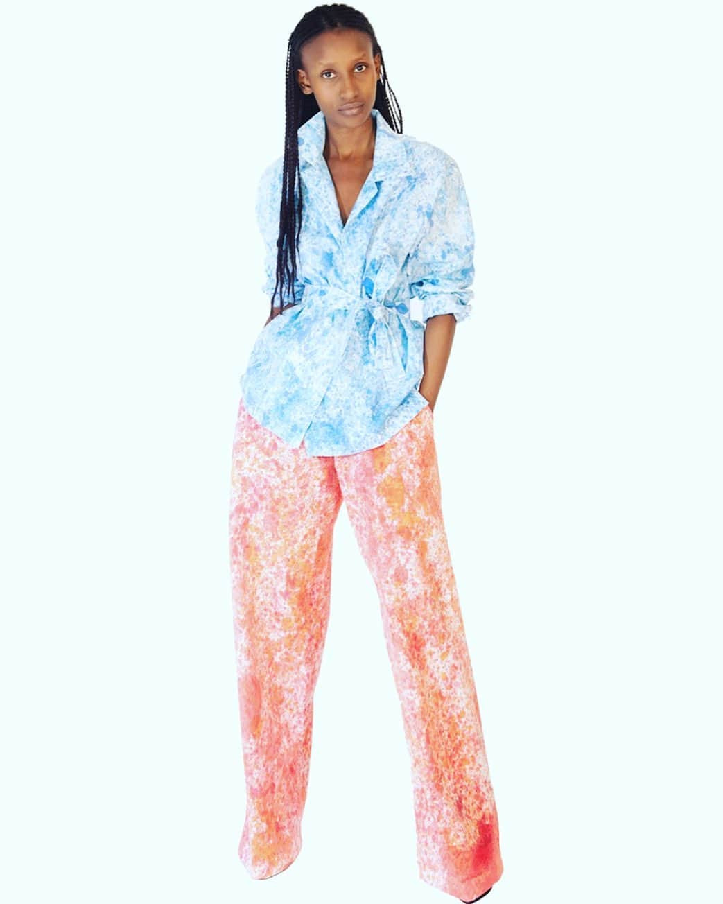 ジャンポールノットのインスタグラム：「Hand painted in the atelier   JEANPAULKNOTT    brussels     Présents   KNOTT FOR YOU ?   spring summer 23   Available at KNOTT HOUSE   #belgiumdesign #fashion #madeinbrussels #madetoorder #handmade #handpainted #knottforyou」