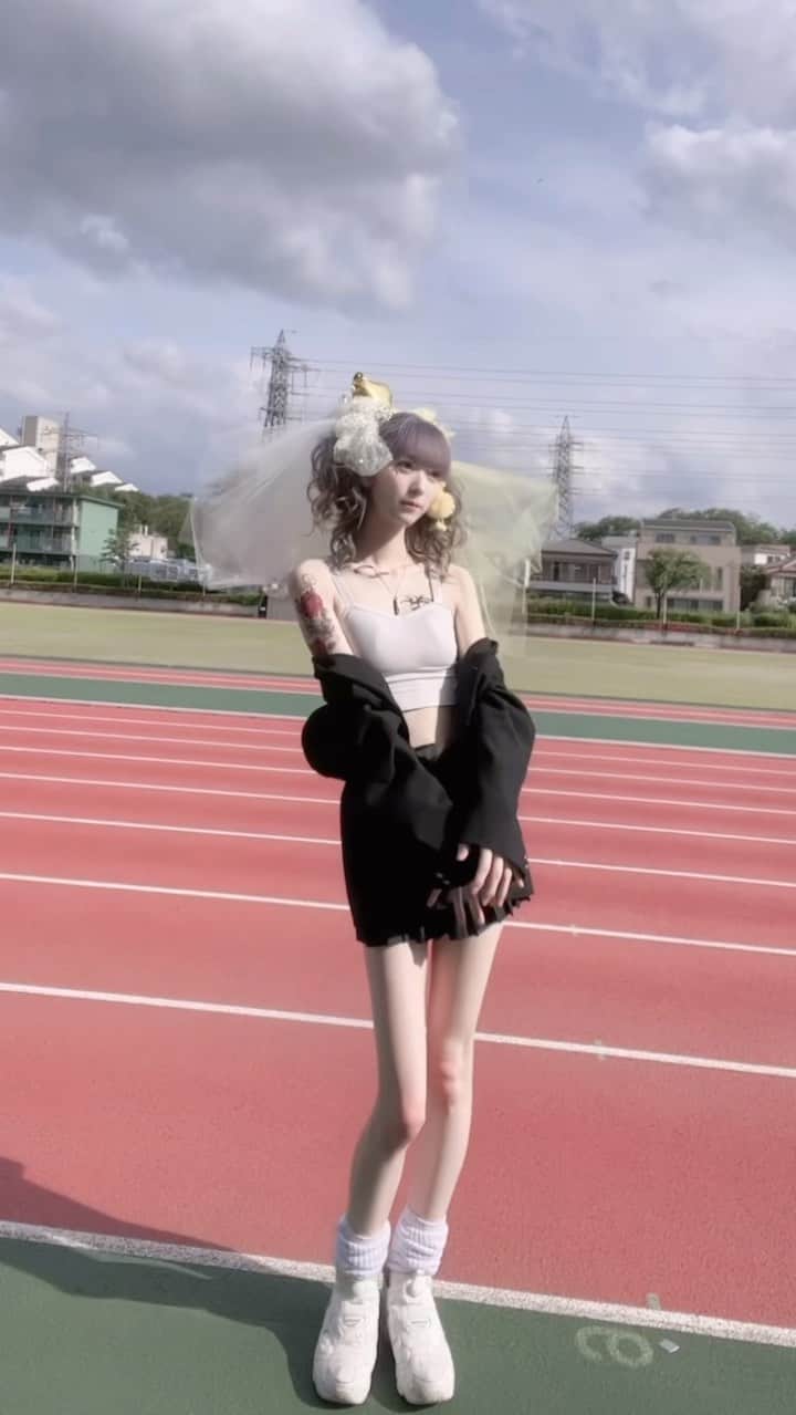 夏目璃乃のインスタグラム：「大学生になったけどまだJKっぽい事しても許される？笑」