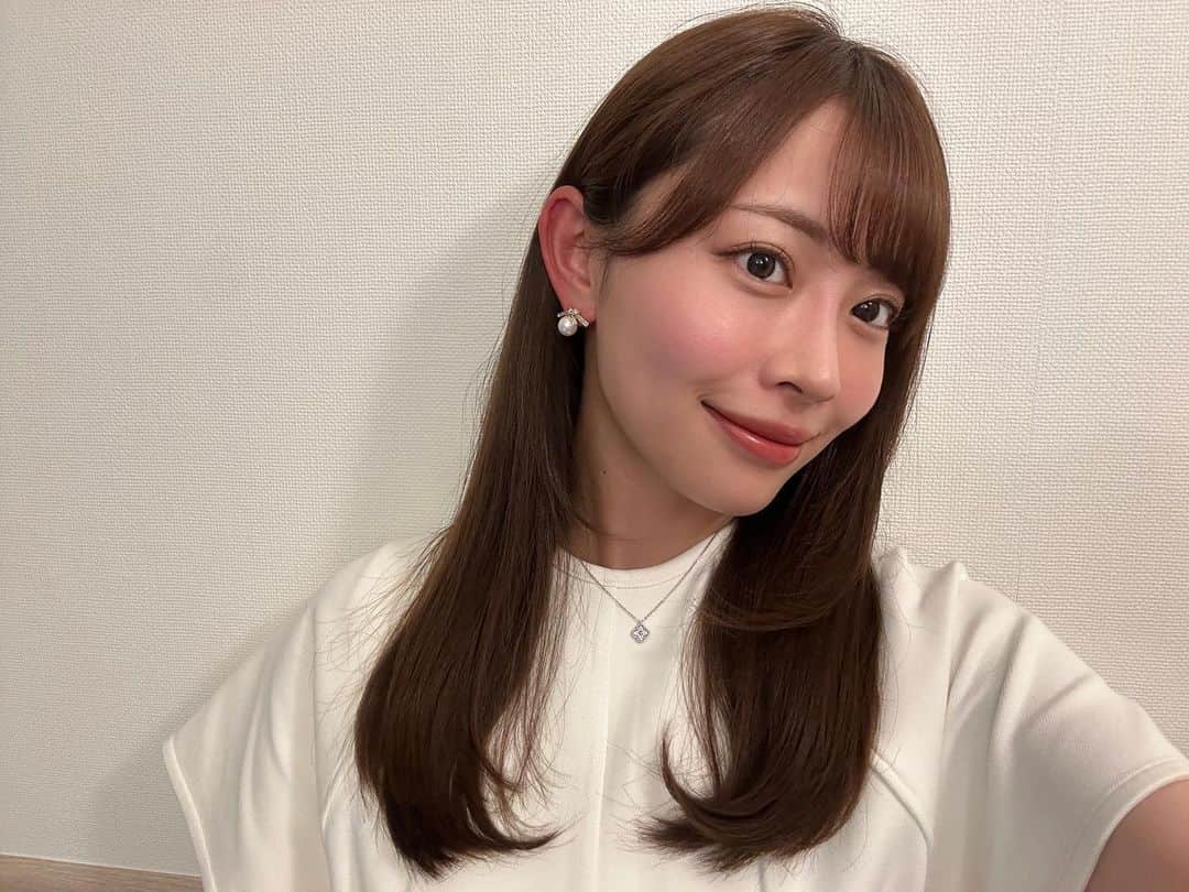 高木由梨奈のインスタグラム：「湿度が高かったから珍しくワンカール💇‍♀️ そろそろ美容院行かなきゃ〜 次のカラーはどんなのが良いと思う？🥺💭」