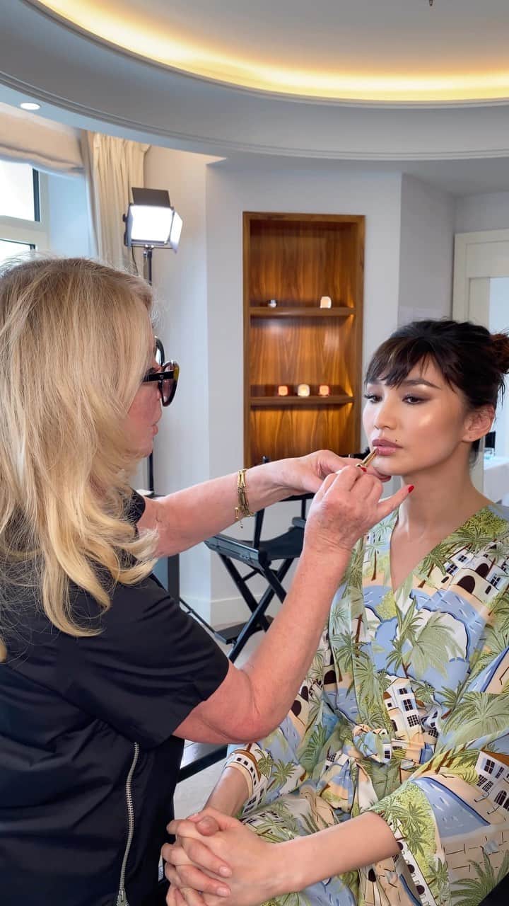 ValGarlandのインスタグラム：「You Glow @gemmachan ✨✨✨✨  Makeup @thevalgarland @lorealparis  Hair @stephanelancien  Nails @lorealseverine    #Worthlt #LOrealParis @festivaldecannes#CannesFilmFestival」