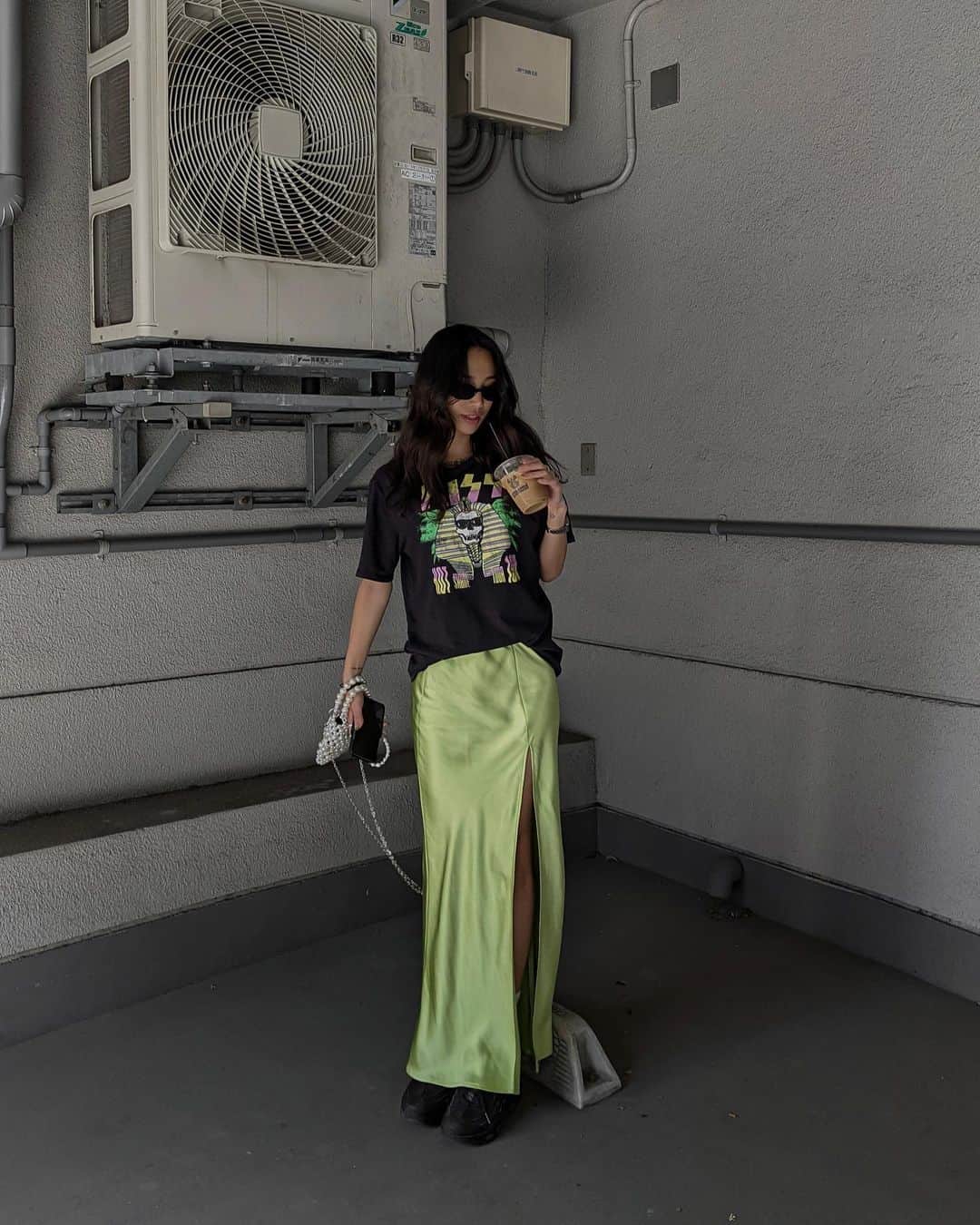 宮川由衣子さんのインスタグラム写真 - (宮川由衣子Instagram)「. ロングスカートにバンT合わせ 好きなんだなぁ🤤🪇 スカートは今週発売の @aclent_official 💚 バンTは古着屋で1000円の掘り出し物でござんす🫷 . #fashion #outfit #ootd #aclent」5月18日 20時09分 - yuiko_miyagawa