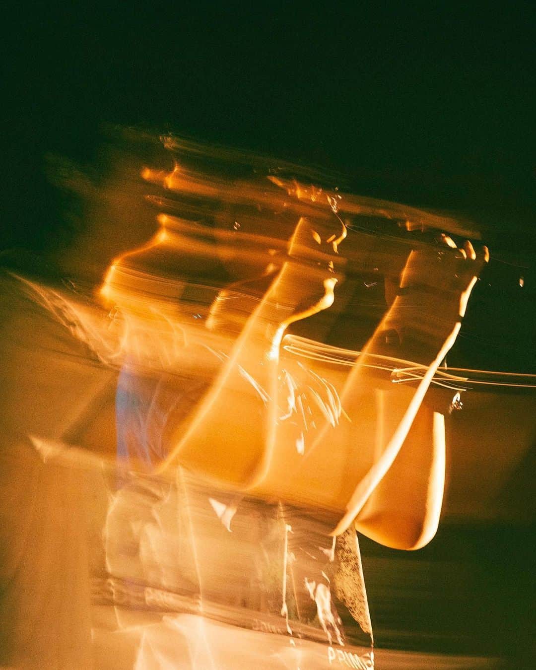 小浪次郎さんのインスタグラム写真 - (小浪次郎Instagram)「RADWIMPS north america tour NYC 4/30 @radwimps_jp  @yoji_noda 世界を自由に泳ぐ男。洋次郎」5月18日 20時17分 - jirokonami