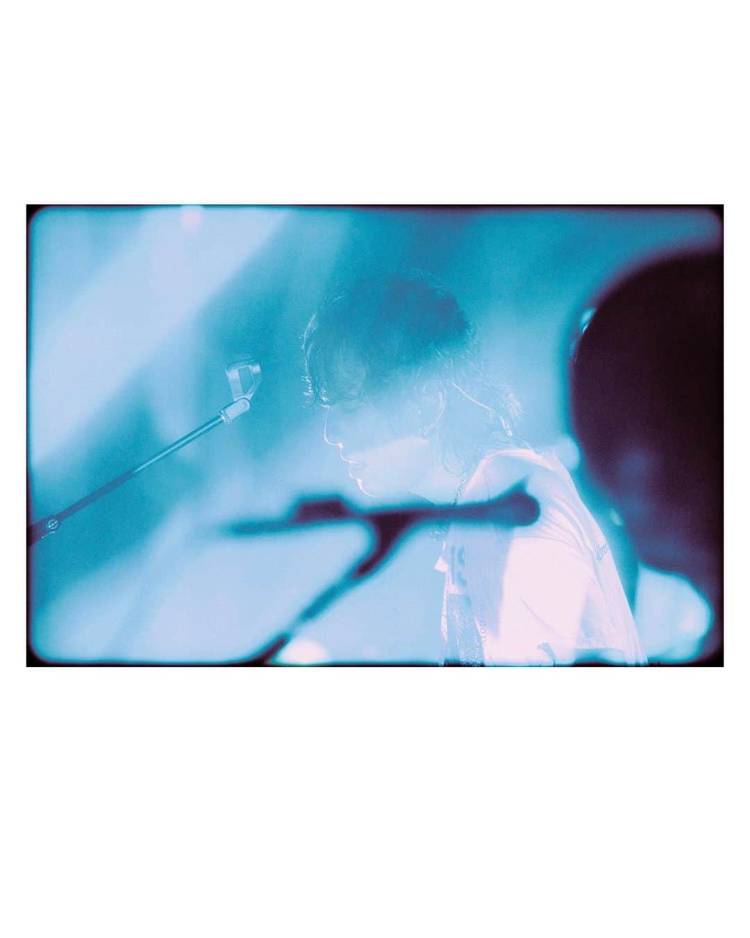 小浪次郎さんのインスタグラム写真 - (小浪次郎Instagram)「RADWIMPS north america tour NYC 4/30 @radwimps_jp  @yoji_noda 世界を自由に泳ぐ男。洋次郎」5月18日 20時17分 - jirokonami