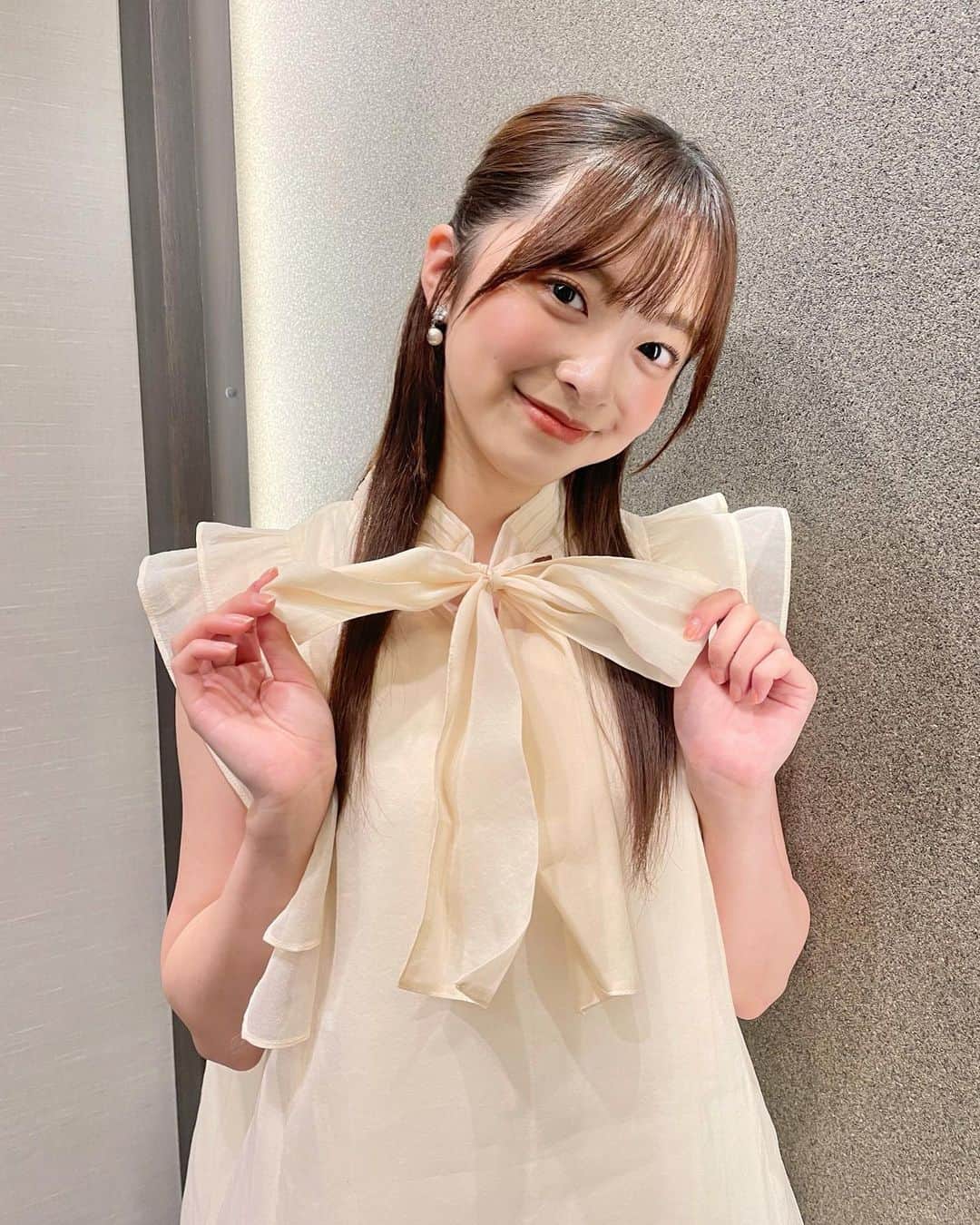 菊池柚花のインスタグラム：「. . . 今日は司会のお仕事をしてきました🎤 「綺麗な声だね」と言ってくださり嬉しかったです☺️  それにしても暑い💦 東京都心は２日連続で真夏のような暑さでした🫠  体調に気をつけつつ、 みなさん今週ももう一踏ん張り頑張りましょ💪🏻」