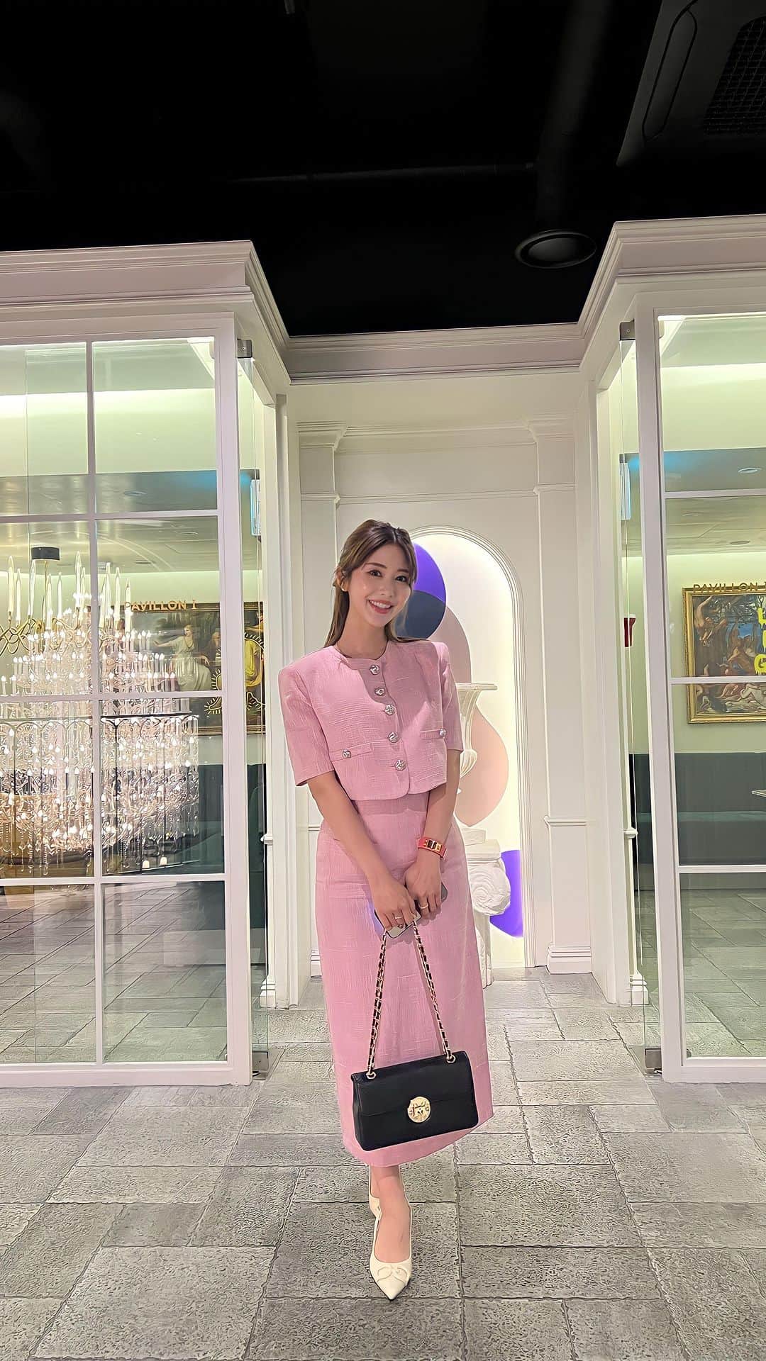一木美里のインスタグラム：「🩷💎🍽️  📍 @mememi.official   #seoul#seoulcafe#seoulrestaurant#韓国カフェ#韓国レストラン#韓国旅行#韓国ファッション#metrocity#fashion#오오티디#데일리룩」