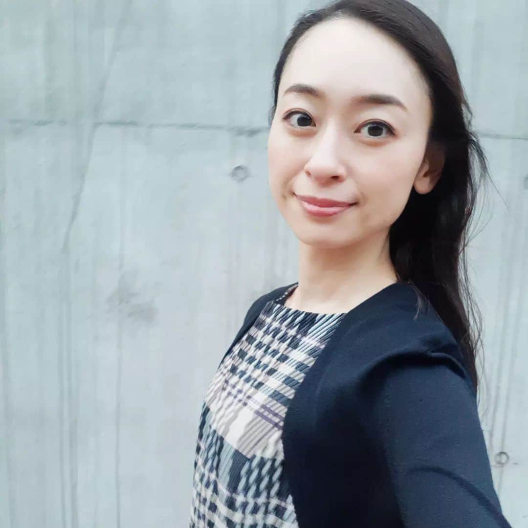 瞳ゆゆのインスタグラム：「川口オートレース最終日、優勝戦でした🏍️ この4日間も楽しくお仕事できて感謝です😊  明日は、会いたかった人たちに会えるので、とっても楽しみ！ 雨だけど楽しむ✨☔✨  #オートレース #川口オート #宝塚og」