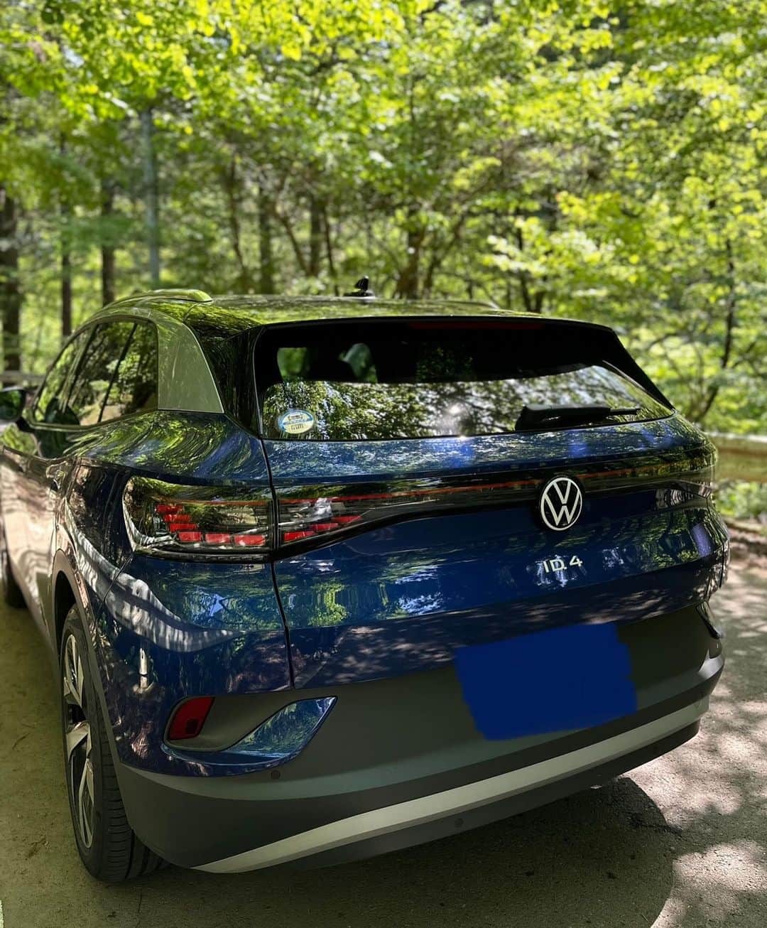 山縣亮太さんのインスタグラム写真 - (山縣亮太Instagram)「【VW ID.4】 　最近週末は雨ばっかりだったから、せっかく晴れた日は山へ行きたくなるね。開放感たっぷりのパノラマサンルーフがあれば、自然を思い切り楽しめる👍  #vw #Volkswagen #ID4 #ブランドアンバサダー #PR」5月18日 20時48分 - y.ryo34