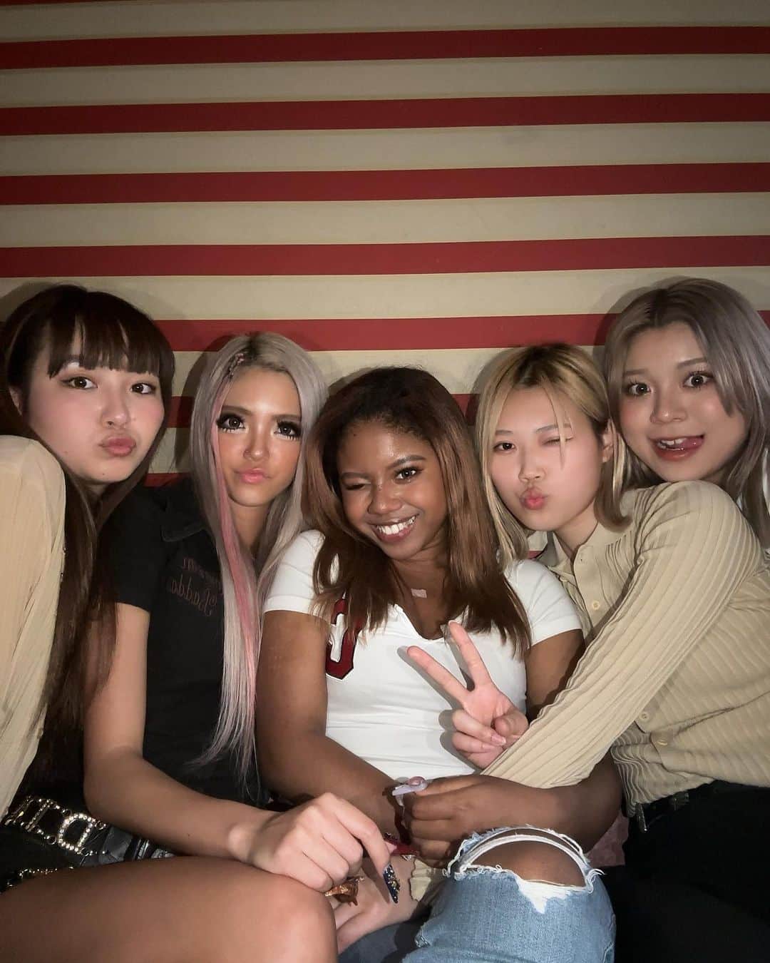 ちみれなのインスタグラム：「一生しゃべってるからいつも内容覚えてないけどとにかく週2で彼氏泣かせてる女が1番おもしろいっておはなし」