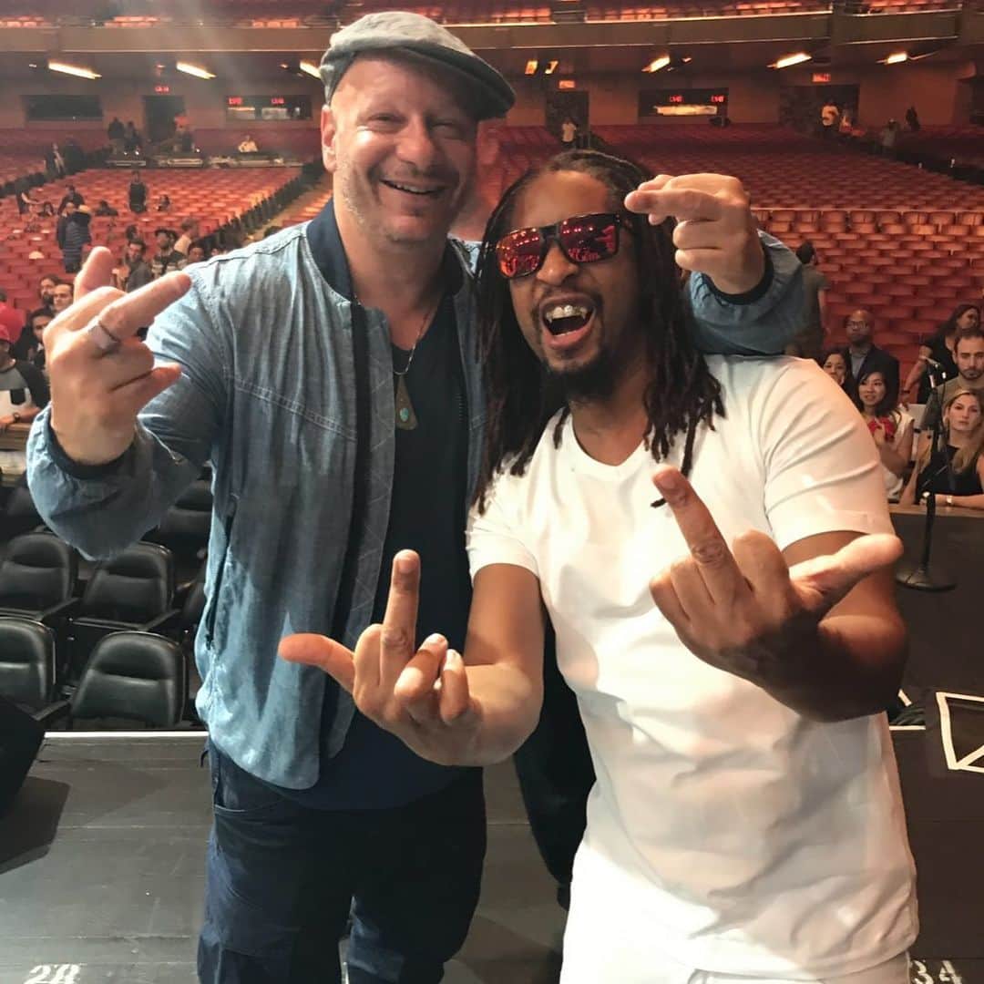 ジェフリー・ロスのインスタグラム：「#throwback  Me and @liljon counting to four.」