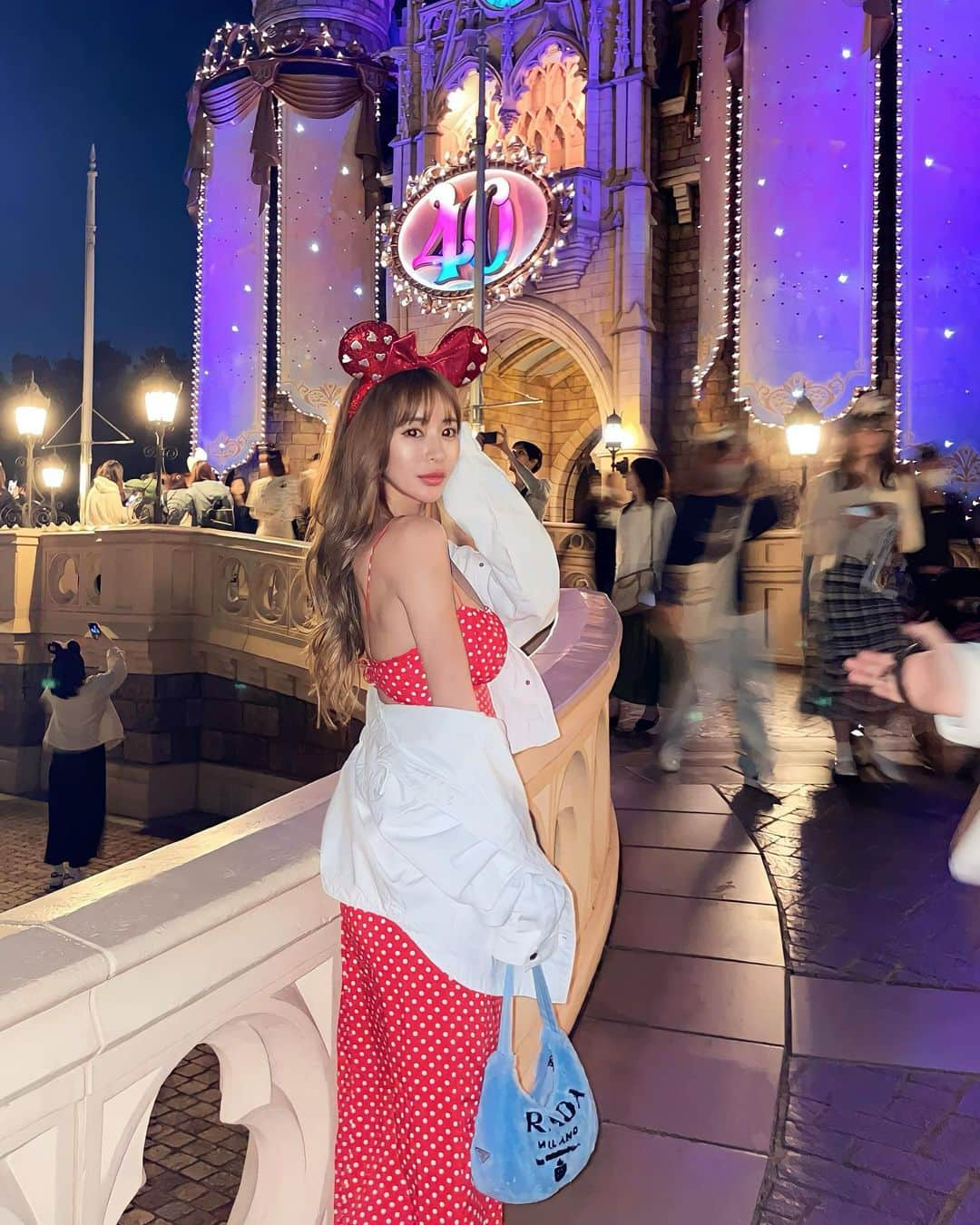 あいみんのインスタグラム：「，  40th Disney land🏰💖✨  ミニちゃんcode💖🫶  #ミニーちゃん#ディズニー #40周年ディズニー」