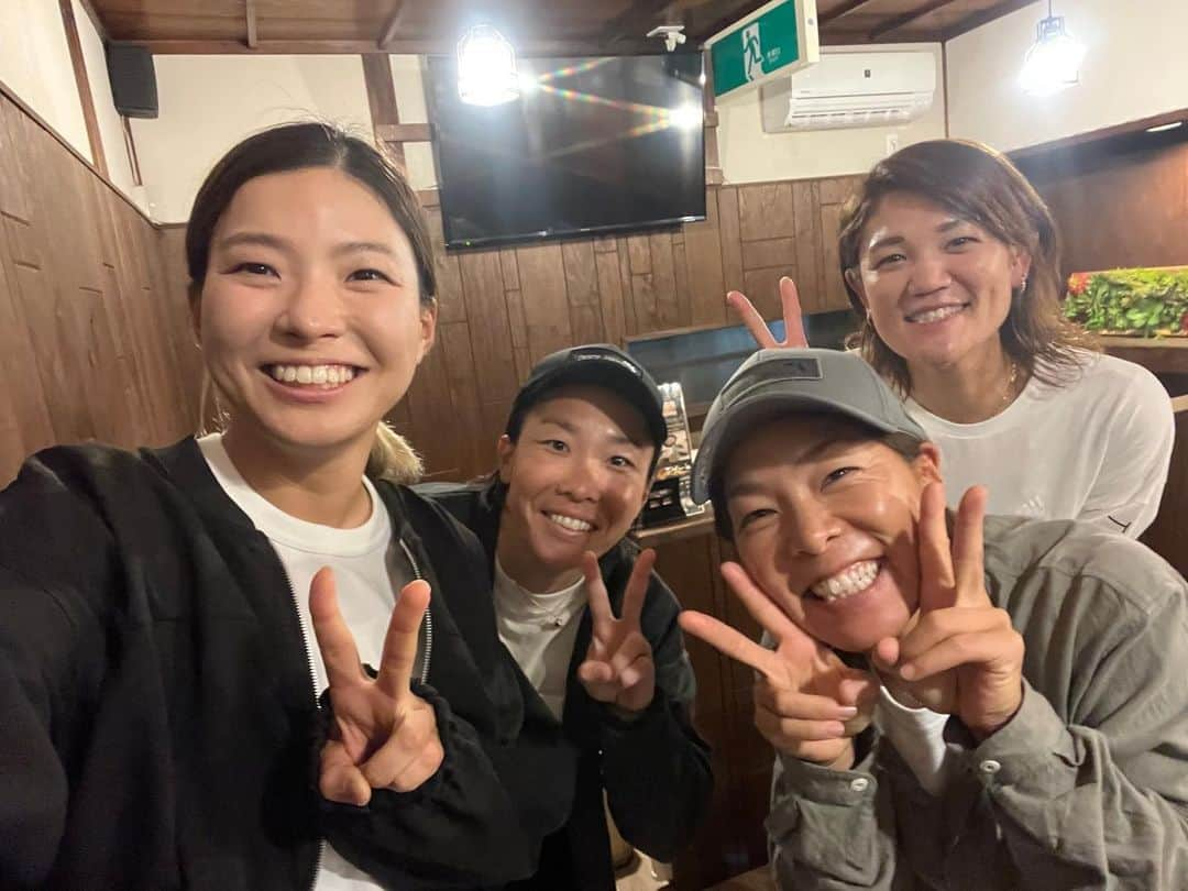 山田恵里さんのインスタグラム写真 - (山田恵里Instagram)「⛳️ブリヂストンレディスオープン⛳️ に行かせていただきました！ 初めてのゴルフ観戦でしたが、 ゴルフの深さを凄く感じました。 動いているボール🥎止まっているボール⛳️大歓声、静寂。 その場でしか味わうことの出来ない空気感。 心が動かされ、勉強になりました。 @pinacoooon  @pinacoooon_manager  ありがとうございました☺️🫶」5月18日 20時58分 - eriyamada19