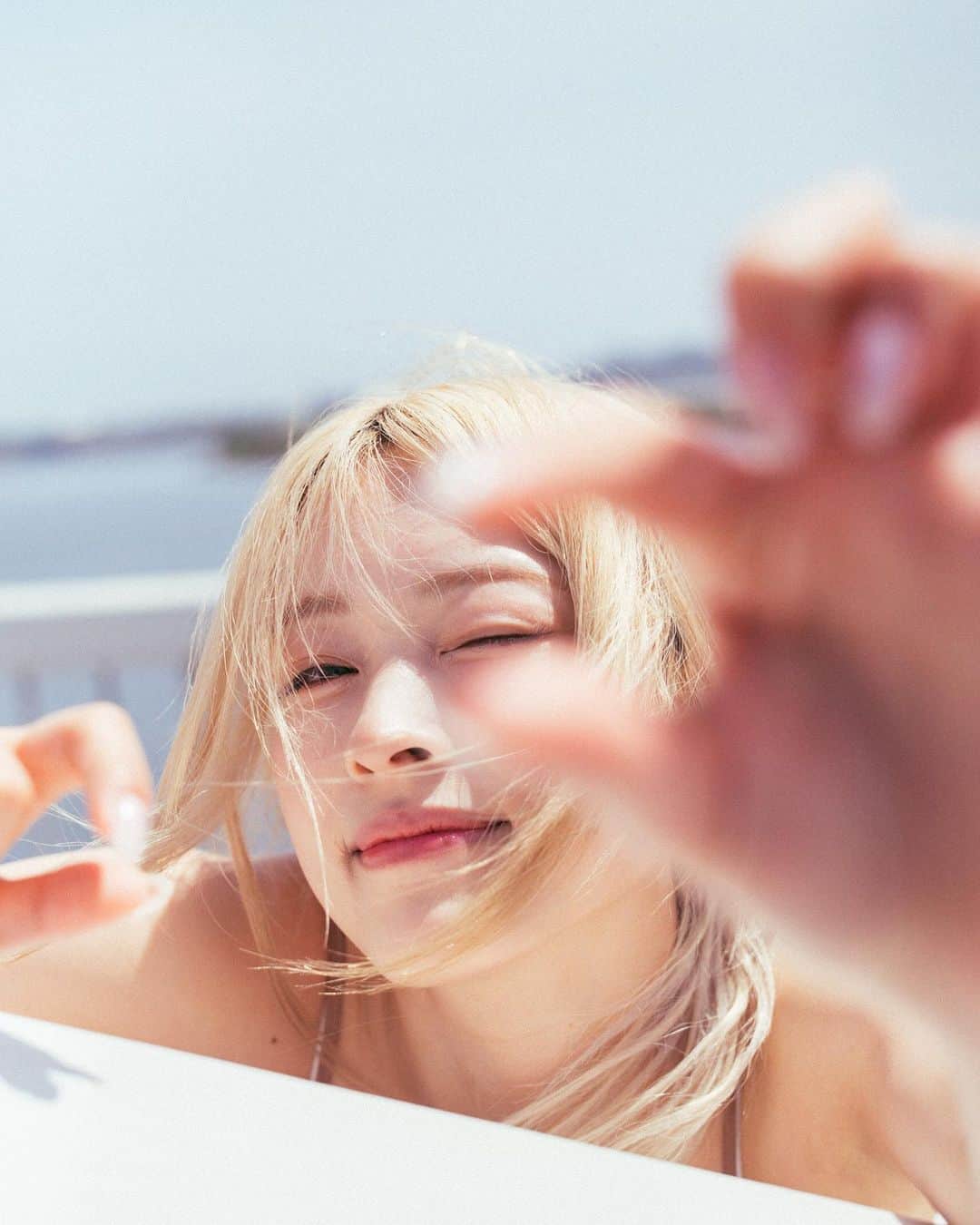 酒井貴弘のインスタグラム：「お久しぶりの美月ちゃんと撮影。 美月ちゃん出演中の花束とオオカミちゃんには騙されないももうすぐ最終回でどうなるのか気になる👀  @lxxe_myself.8」