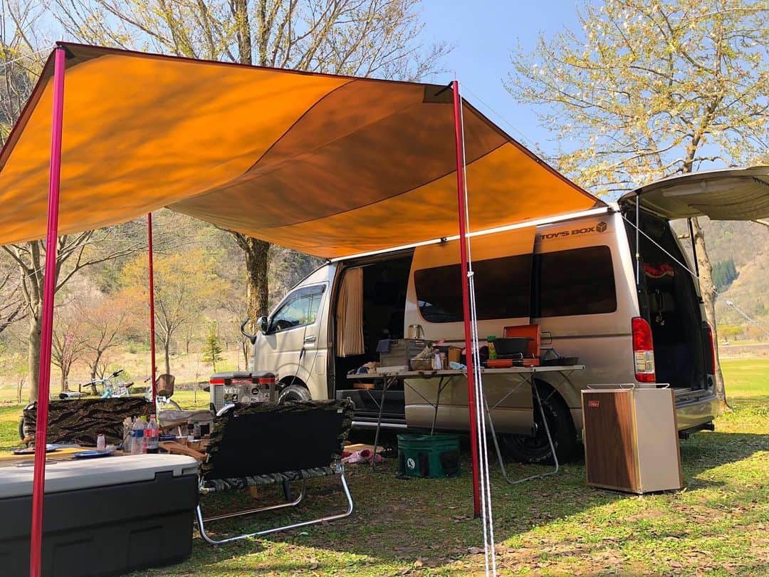 SUNDAY MOUNTAINのインスタグラム