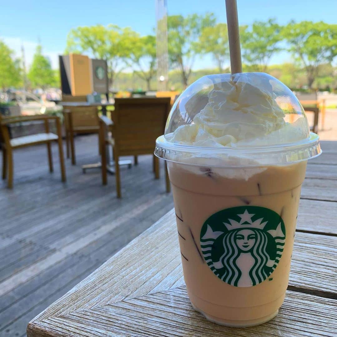ふーぽんのインスタグラム：「🌤️☕️🤎」