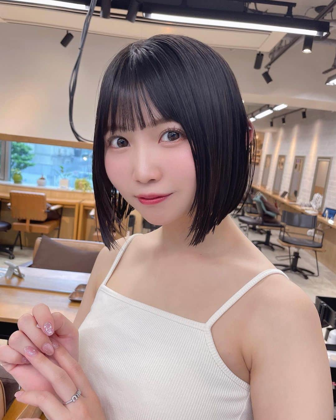 雪村花鈴さんのインスタグラム写真 - (雪村花鈴Instagram)「またボブに戻しました 好き、？🤍」5月18日 21時49分 - yukimura_karin