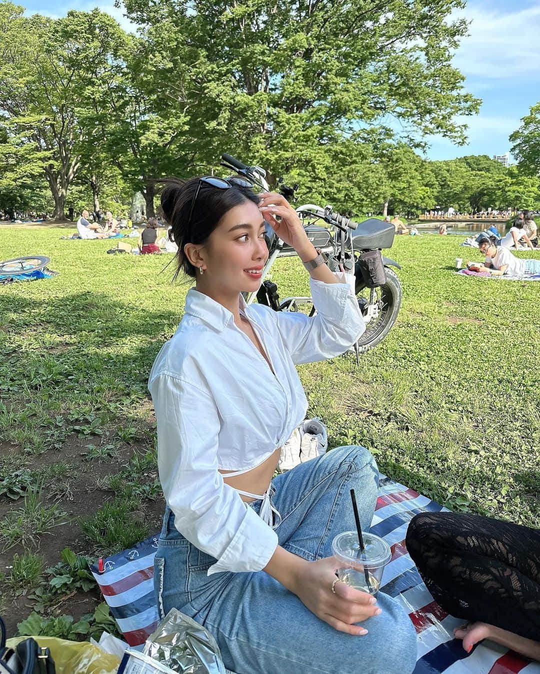 UESUGIRINAさんのインスタグラム写真 - (UESUGIRINAInstagram)「Picnic🥪‪‪🍴  GWみんなでピクニックできて Happyだった1日😚💛  そして髪型横から見ると弥生時代で草    #yoyogipark #picnic」5月18日 21時49分 - uerina__.t