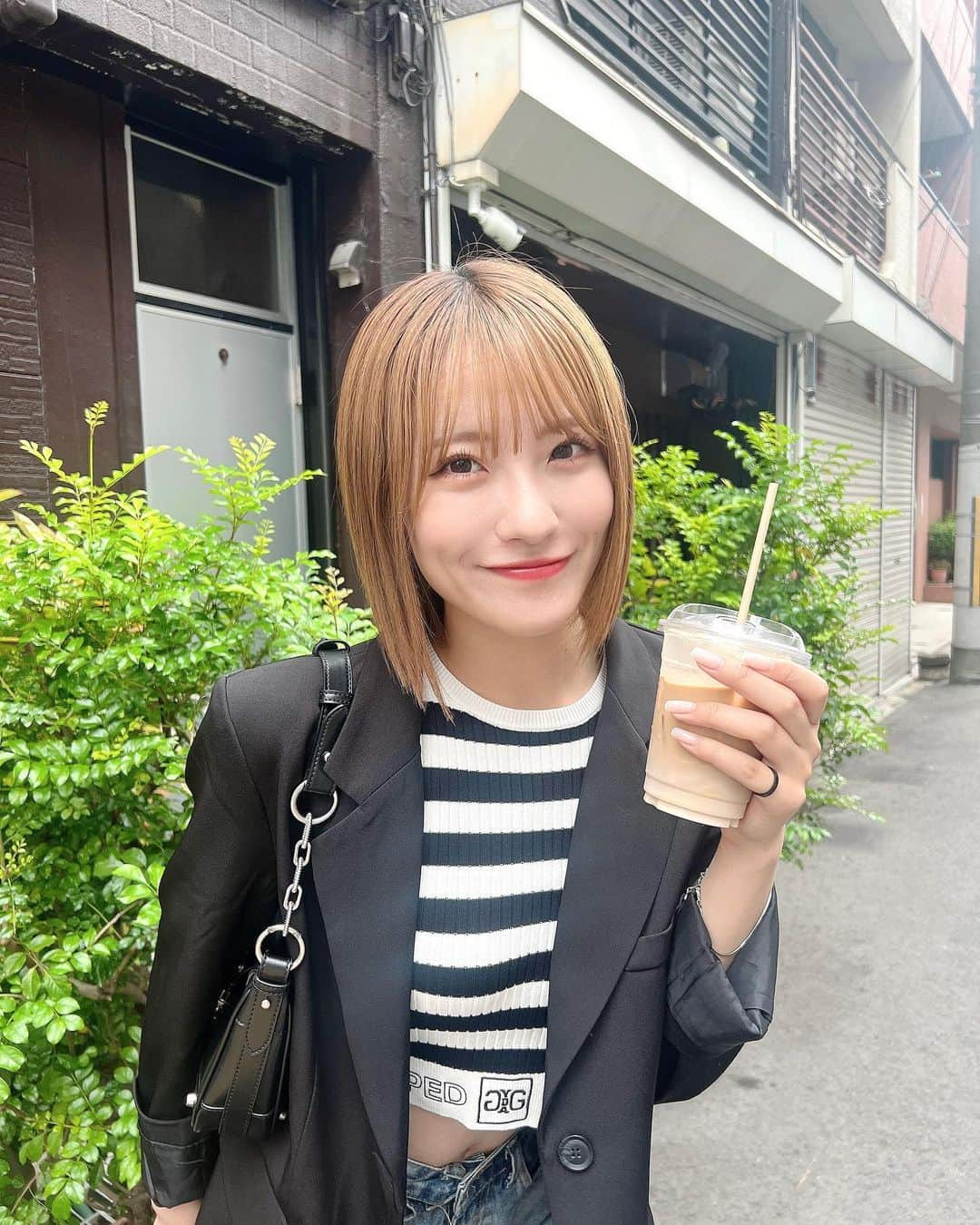 小嶋花梨さんのインスタグラム写真 - (小嶋花梨Instagram)「⁡ ⁡ 風になびかれる髪の長さになってきました🤧(？) ⁡ #ショートカット #ショートヘア #ショートヘアアレンジ #GYDA #ボーダートップス #LVEU. #ジャケットコーデ」5月18日 21時49分 - nmb_kojima_48