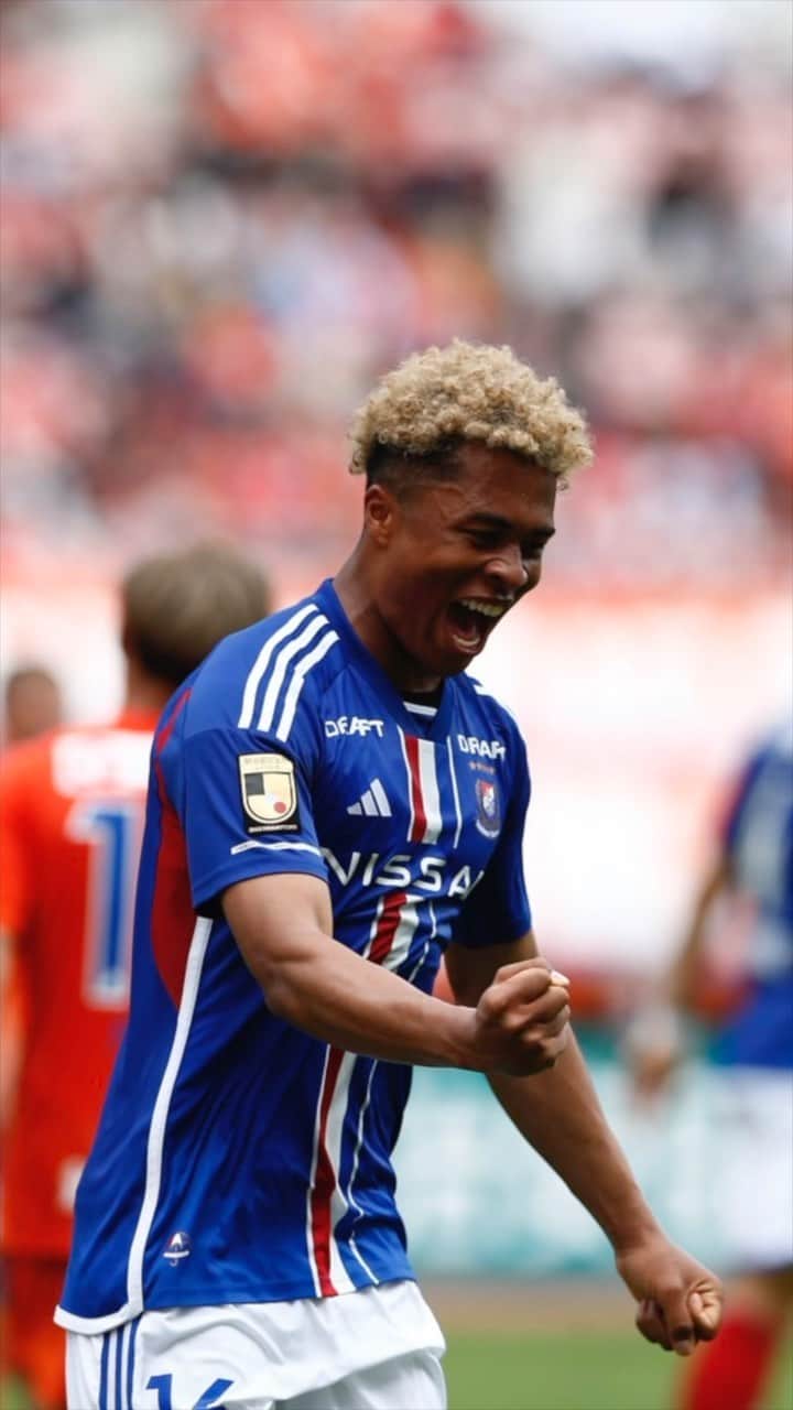 のインスタグラム：「First goal in this season👊🏽🔥 #fmarinos #Ｊリーグ #藤田譲瑠チマ  明治安田生命Ｊ1リーグ Ｊ１、Ｊ２、Ｊ３＜全試合＞中継 DAZN 独占。DAZN未加入の方はこちらから！https://bit.ly/2O45glR」