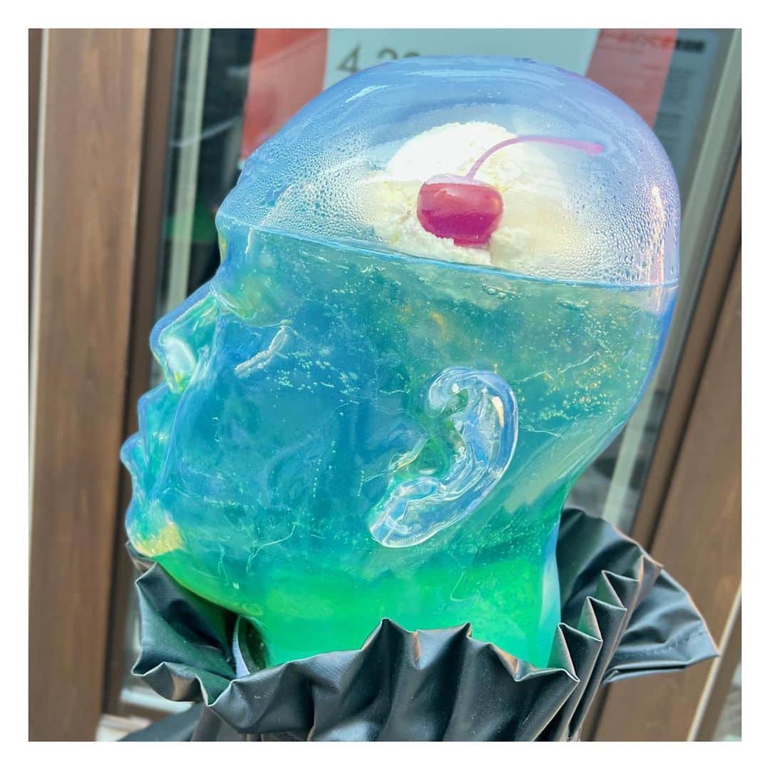 高柳明音さんのインスタグラム写真 - (高柳明音Instagram)「🍹  原宿でたまたまやってた 野性爆弾くっきーさんの  真相未来館が めっちゃ良かったって話。  #真相未来館  #未来人お守り #緑と黄色と青が欲しかった #紫でした #クリームソーダ #が推しです」5月18日 22時04分 - akane_o8o