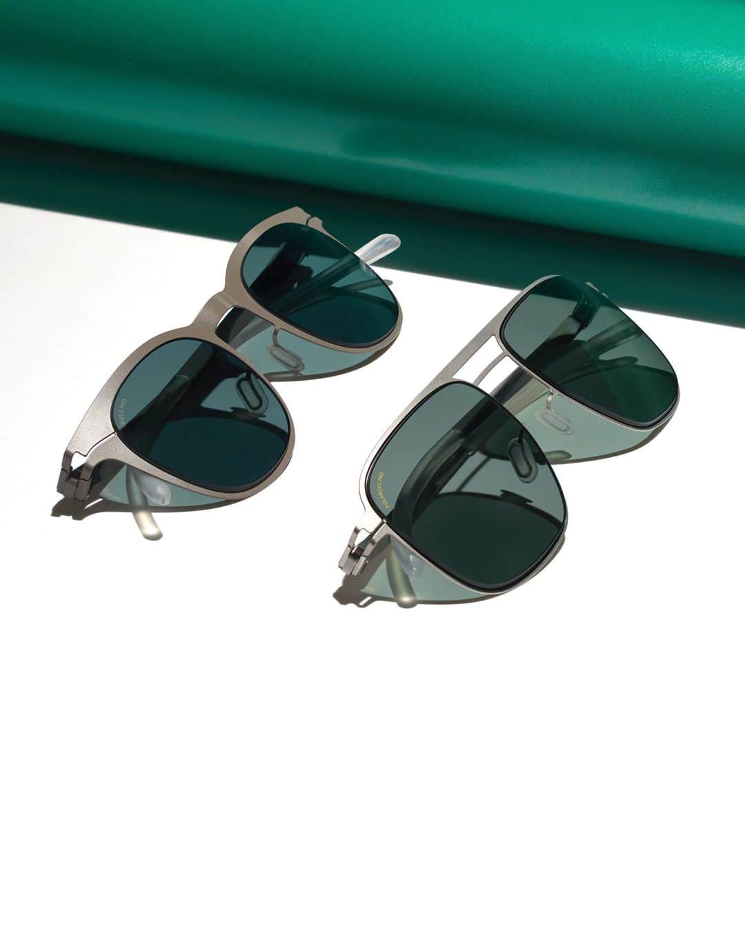 MYKITAのインスタグラム：「Summer Essentials – Sporty Statements edition:  CALLUM in Mole Grey with Polarized Pro Ocean Blue lenses ELI in Matte Silver/Black with Polarized Pro Green lenses  Find more in our sunglasses edit via link in bio」