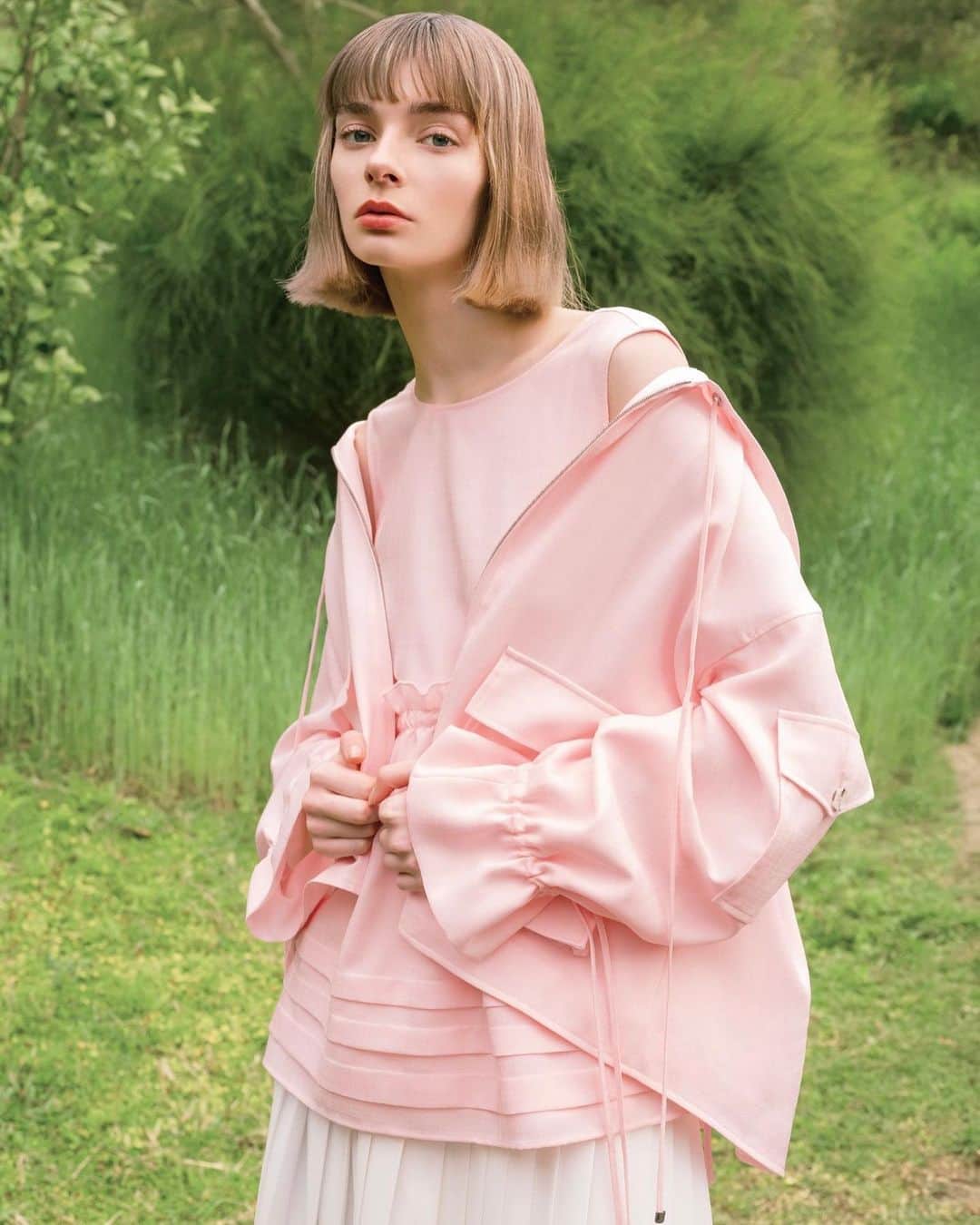 アディアムのインスタグラム：「New Arrivals: Experience the perfect blend of carefree elegance and athleticism with our latest Pre-Fall 2023 collection. Shop the new collection ADEAM.com」