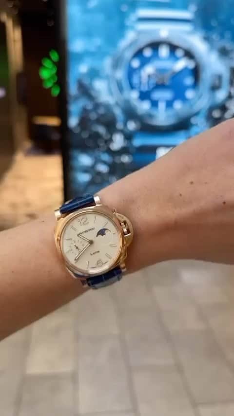 パネライのインスタグラム：「Love seeing all the new concept PANERAI Boutique locations popping up.  Here is the latest one Scottsdale, AZ inside Fashion Square. Can’t wait to see it in person. #Panerai #PaneraiCentral @elizabethsmithosj @watches_oliversmithjeweler @oliversmithjeweler」