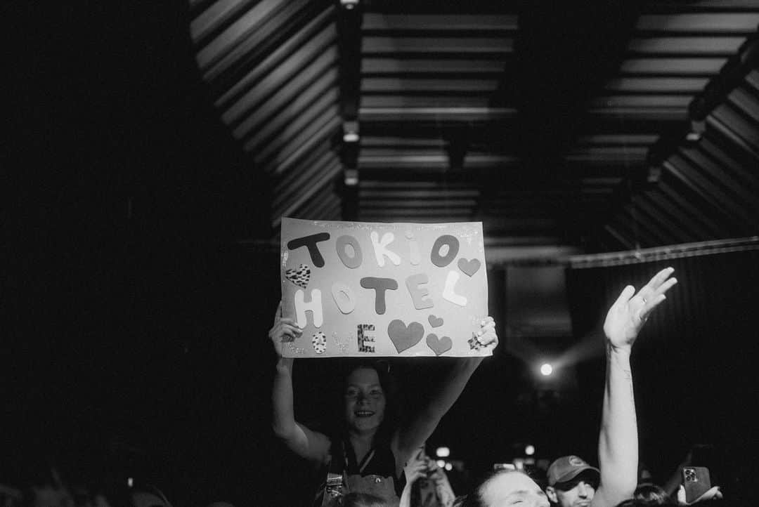 Tokio Hotelさんのインスタグラム写真 - (Tokio HotelInstagram)「LEIPZIG 🫶🏻 📸 @leonschlesselmann」5月18日 23時45分 - tokiohotel