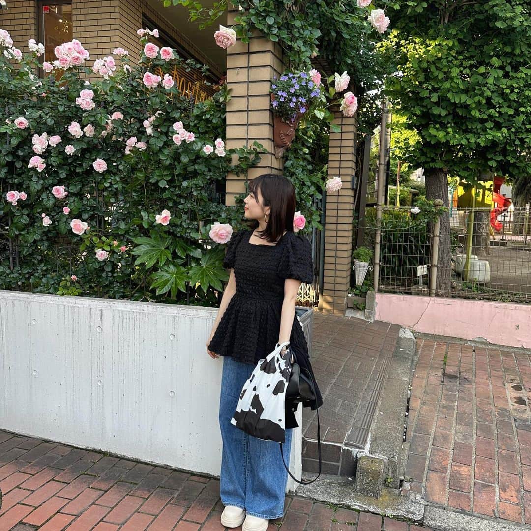 mizukiさんのインスタグラム写真 - (mizukiInstagram)「気になってたカフェに行ってきた☕️✨ ラフランスティーがおいしかったなぁ☺️ 帰りはお腹いっぱいにならず モスチキンを食べて帰りました🤭 ㅤㅤㅤㅤㅤㅤㅤㅤㅤㅤㅤㅤㅤ #渋谷カフェ#渋谷#stylevoice#stylevoiceforxxx#スタイルヴォイス」5月18日 22時36分 - mizukidrop