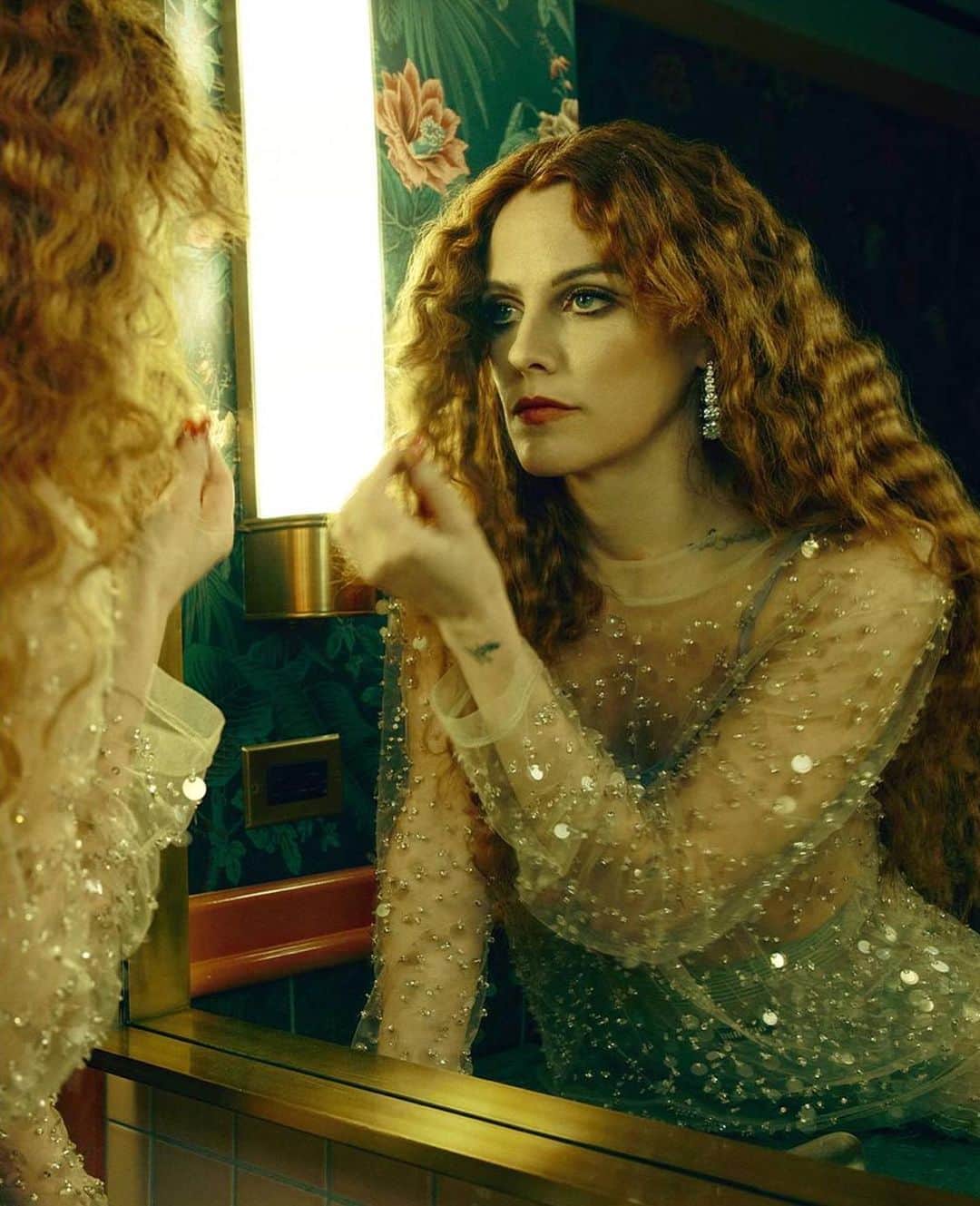 Araksさんのインスタグラム写真 - (AraksInstagram)「@rileykeough in our Beatrice Bralette for @whowhatwear ⁠ Photography @abdmstudio Styling @ashleyfurnival⁠」5月18日 22時42分 - araksofficial