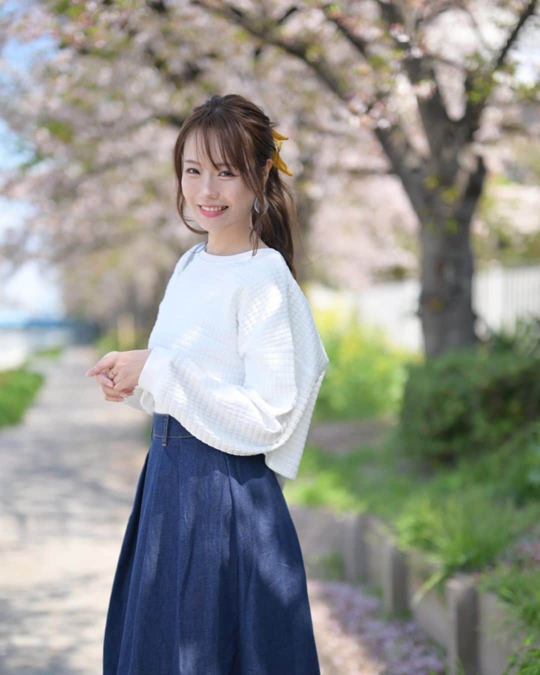 遊馬りえのインスタグラム：「ポニーテールの彼女❀˚✧₊⁎⁺˳✧༚ 春、すっかり終わっちゃったね…月日が経つのは早いなぁ。 ・ ・ #cherryblossom #🌸 #桜 #ポニーテール #ponytail #遊馬りえ #ゆまりえ #yumarie」