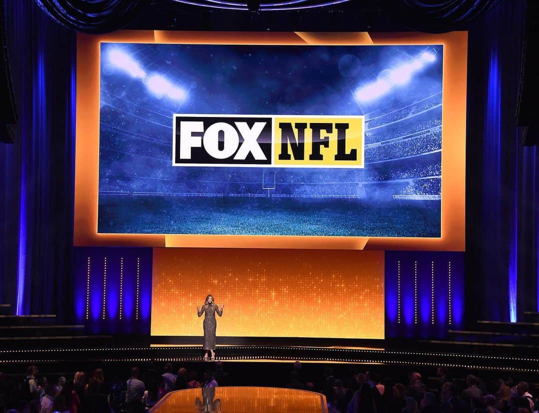 エリン・アンドリューズのインスタグラム：「@foxsports @nflonfox」