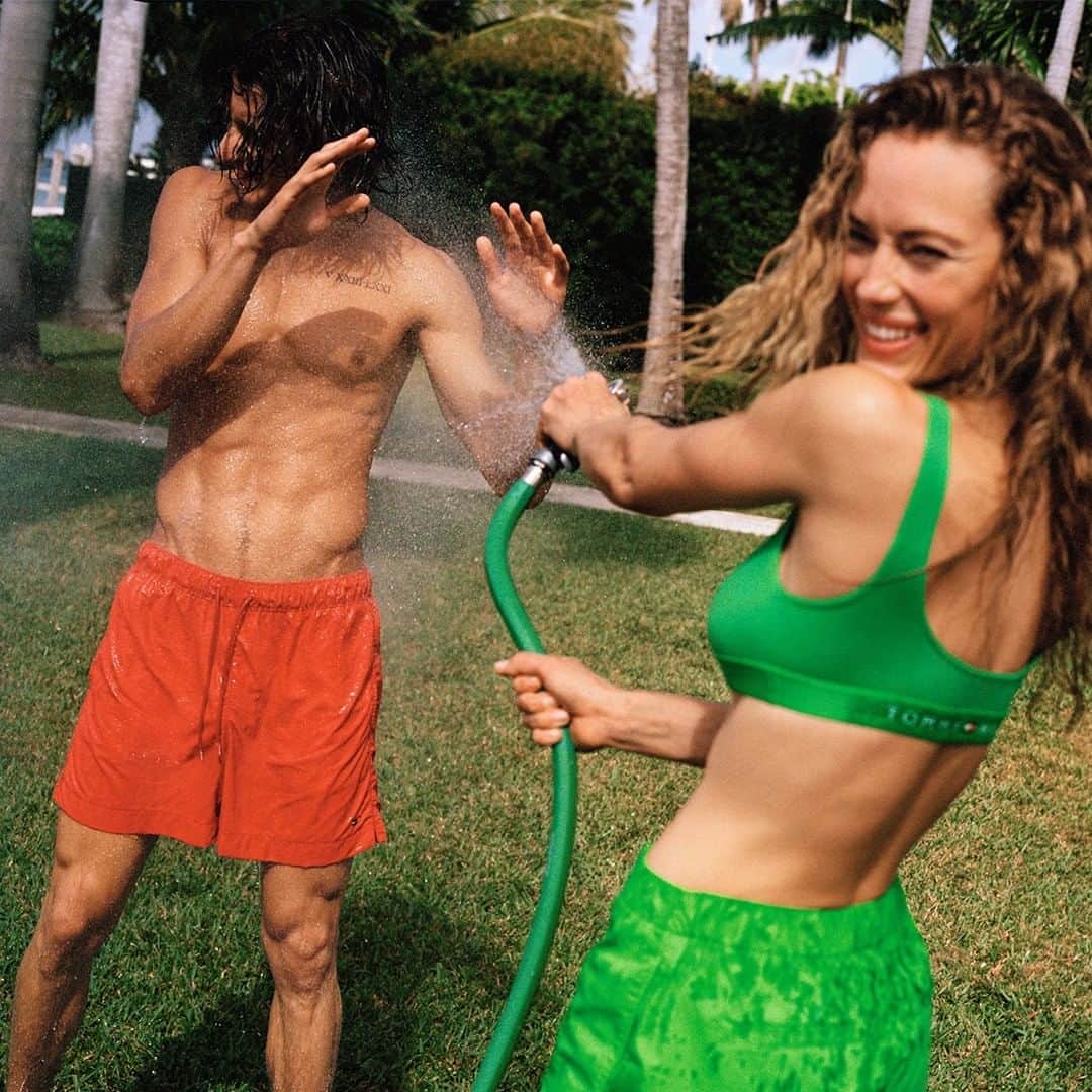 Tommy Hilfigerのインスタグラム：「Turning up the heat.  Explore our summer essentials. Tap to shop.」