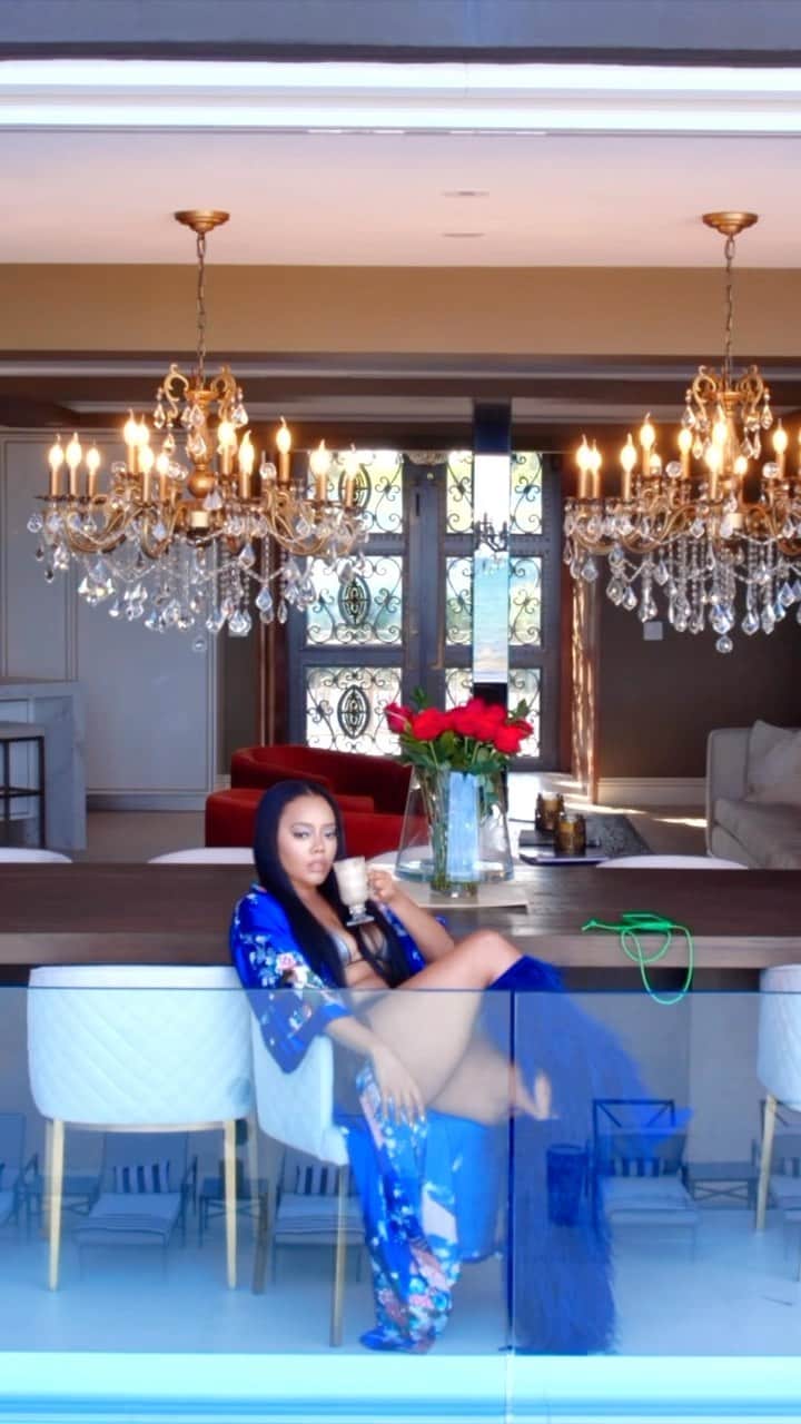 のインスタグラム：「Wake up and get to the 💰💵💸 @the_chateau_on_the_ocean 🌊 #LuxuryVenue」