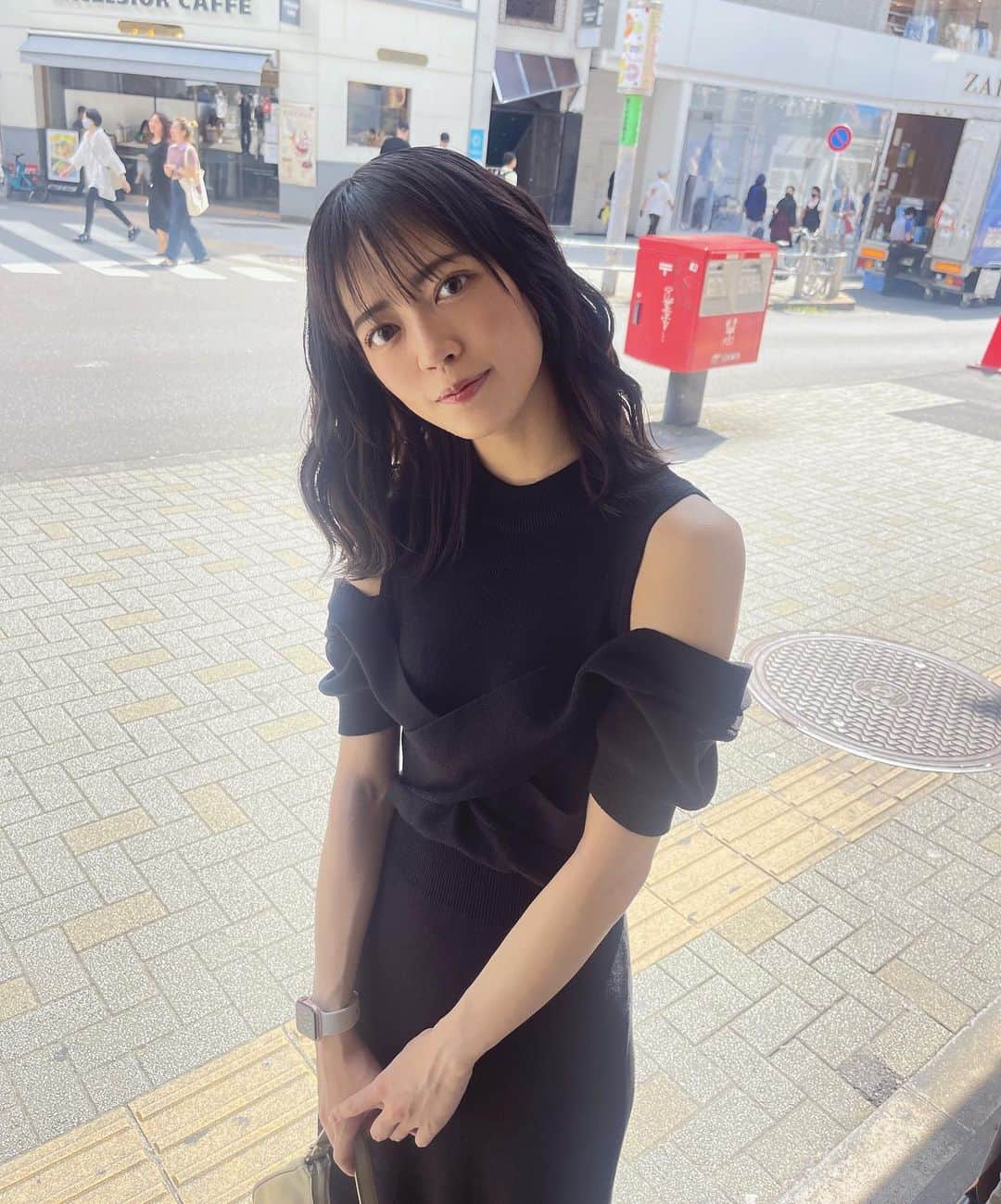 のインスタグラム：「.  渋谷すごい人たくさんだった!  東京きて何年経っても人混みは慣れないし、満員電車はあばら圧迫されて痛い😖笑  この日はカフェして買い物したんだよ✌︎ おデート付き合って🥰  . . #アイドル #snidel #followme #japanesegirl #asiagirl #likeme   いつもいいねありがとう♡」