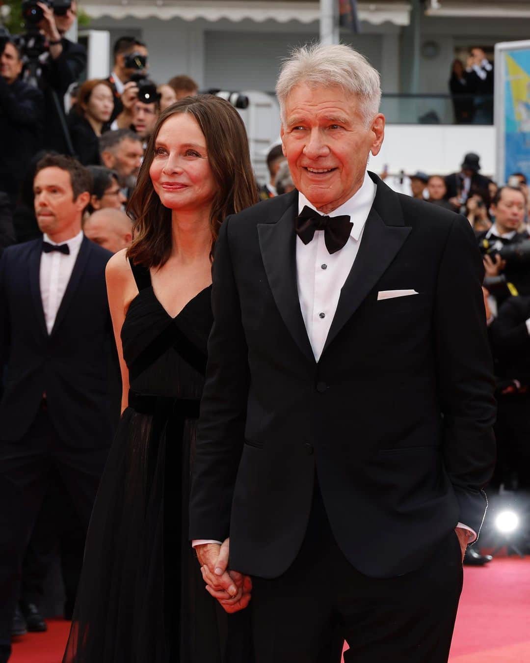 Just Jaredさんのインスタグラム写真 - (Just JaredInstagram)「Harrison Ford and wife Calista Flockhart made a rare red carpet appearance together at the Cannes premiere of his new movie "Indiana Jones and the Dial of Destiny." Lots more photos on JustJared.com! #HarrisonFord #CalistaFlockhart #IndianaJones Photos: Getty」5月19日 8時54分 - justjared