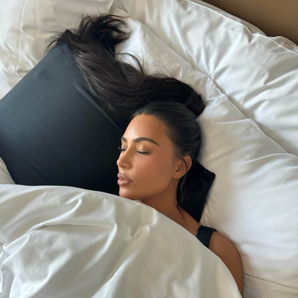 キム・カーダシアンさんのインスタグラム写真 - (キム・カーダシアンInstagram)「Guys, I’m really tired 🥱😴😂」5月19日 9時17分 - kimkardashian
