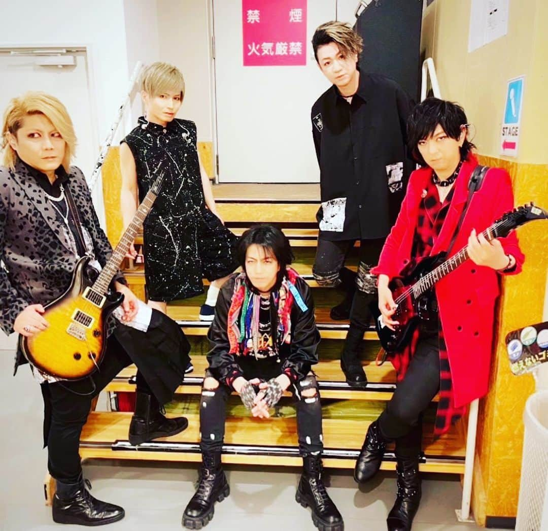 NATCHINのインスタグラム：「FANTASTIC◇CIRCUS 【tour THE END OF 30th BOYS 2023】  2023.4.8 SENDAI Rensa  #fantasticcircus」