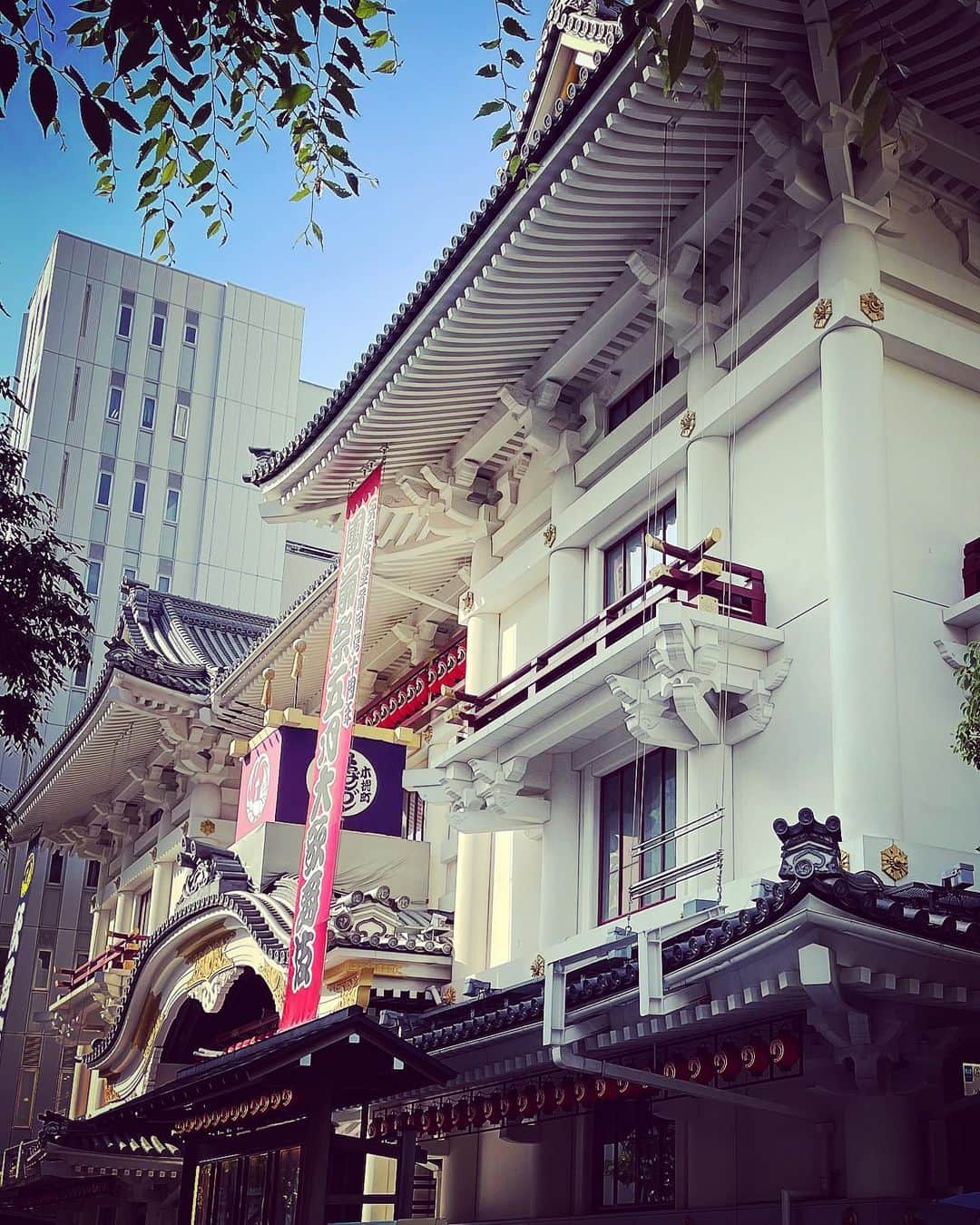 土橋安騎夫のインスタグラム：「昨日またも歌舞伎へ。全演目おもしろかった😄」