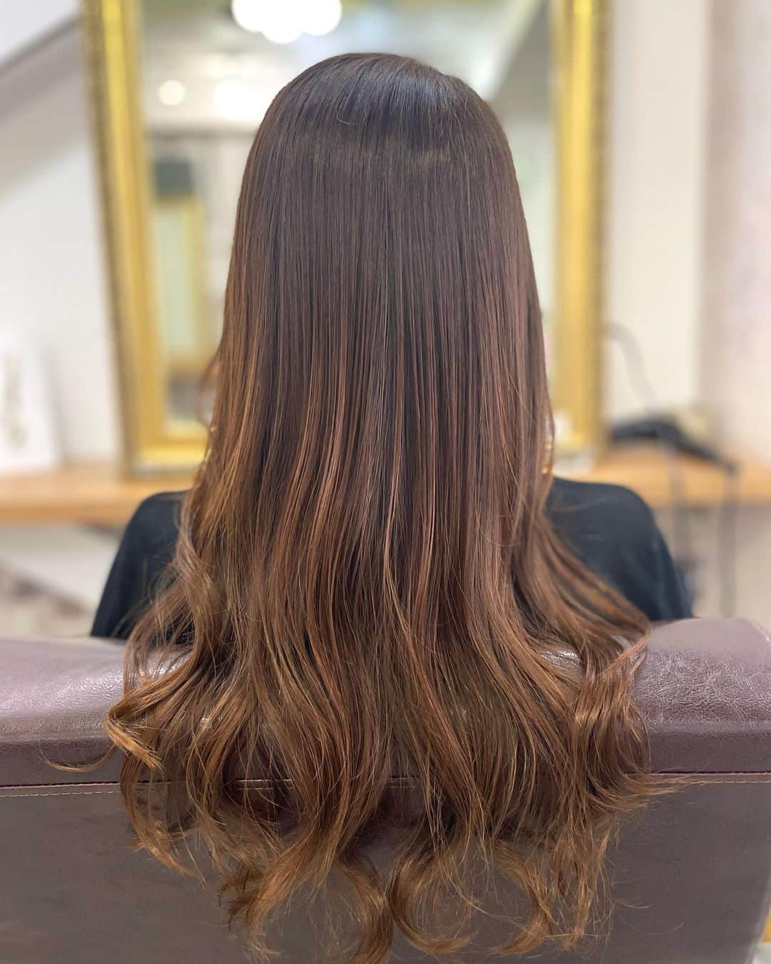 salon PRATiNO(サロンプラチノ)のインスタグラム：「. #tokioinkarami  #TOKIOインカラミトリートメント  うる艶な仕上がりで毛先まで指どおり滑らかに😌🩵  #hair#pratino#clavis#ハイトーン#韓国ヘア#デジパ#縮毛矯正#名古屋美容院#栄美容院#ショートカット#ウルフカット#透明感カラー#クラビス#酸熱トリートメント#ダメージ毛#ヘアサロン#女性スタッフのみ#初めてのブリーチ#白髪染め#ペールカラー#エクステ#シールエクステ#ヘアメ#アイブロウ#メンズアイブロウ#メイク#ファイバープレックス#スタッフ募集」