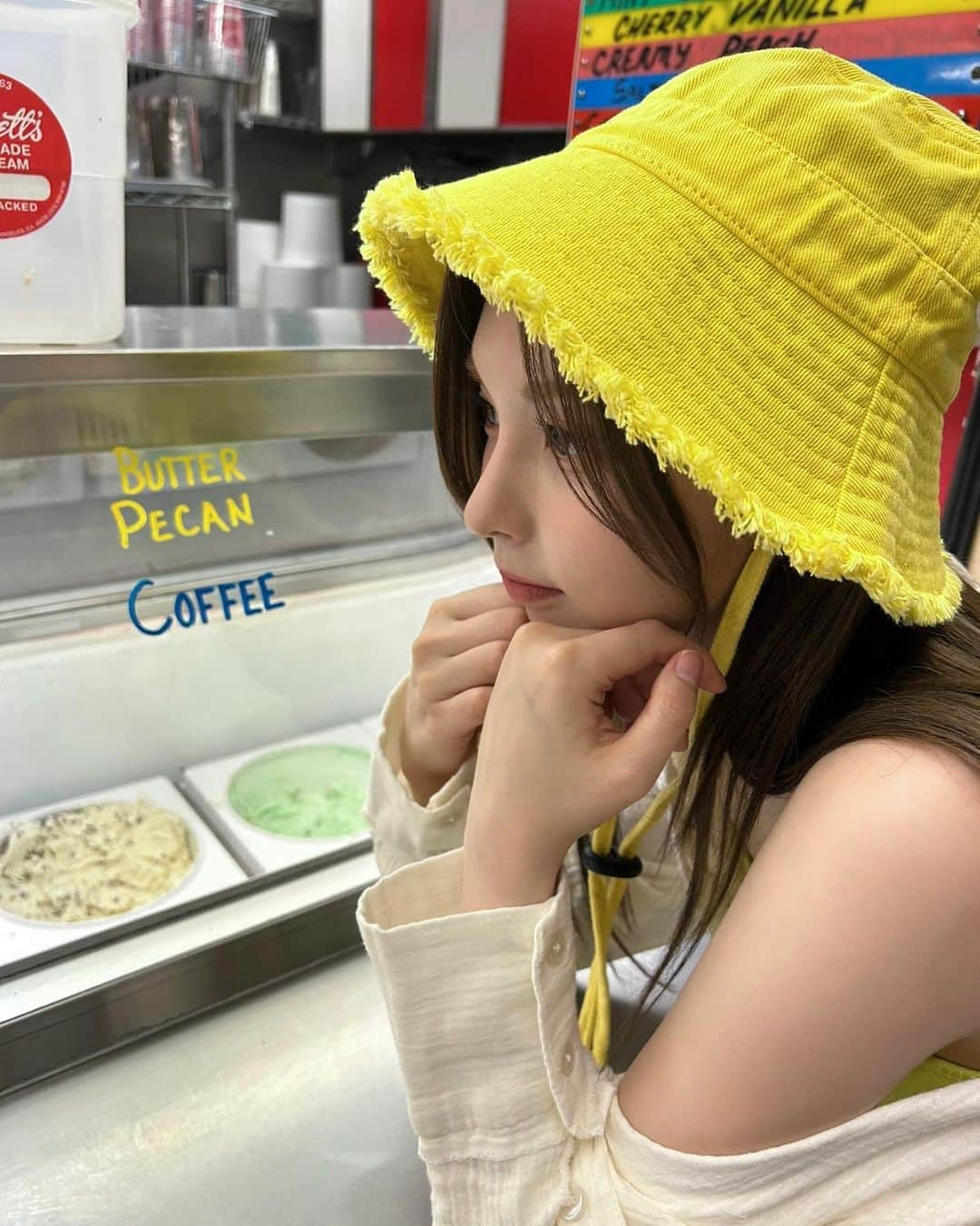 NMIXXさんのインスタグラム写真 - (NMIXXInstagram)「Ice cream, please! 😵‍💫🍦  #NMIXX #엔믹스 #BAE  #배이  #솔스타그램  #올릴까말까했던 #B컷」5月19日 10時07分 - nmixx_official